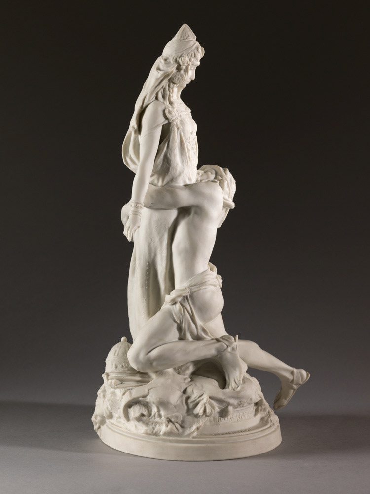 Théodore Louis Auguste Rivière (1857-1912), auteur du modèle."Salammbô chez Mâtho, Je t'aime ! Je t'aime", d'après "Salammbô", de Gustave Flaubert (1862). Biscuit (porcelaine) de la manufacture de Sèvres. 1904. Musée des Beaux-Arts de la Ville de Paris, Petit Palais. © Julien vidal / Roger-Viollet