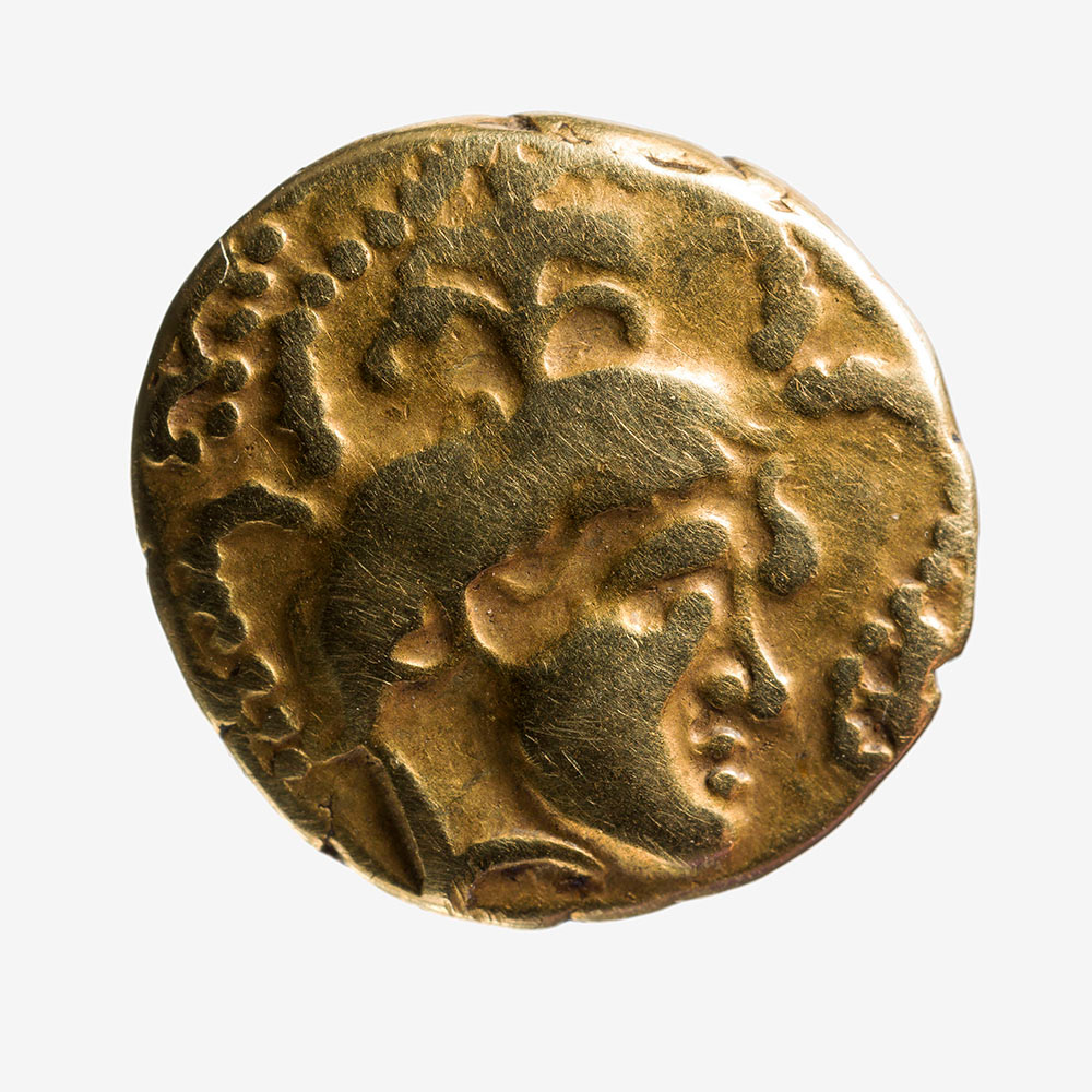 Quart de statère des Venètes (Vannes), fin IIeme siècle av J-C. Or, Vers fin du IIe siècle av J-C. Paris, musée Carnavalet. © Julien Vidal / Roger-Viollet