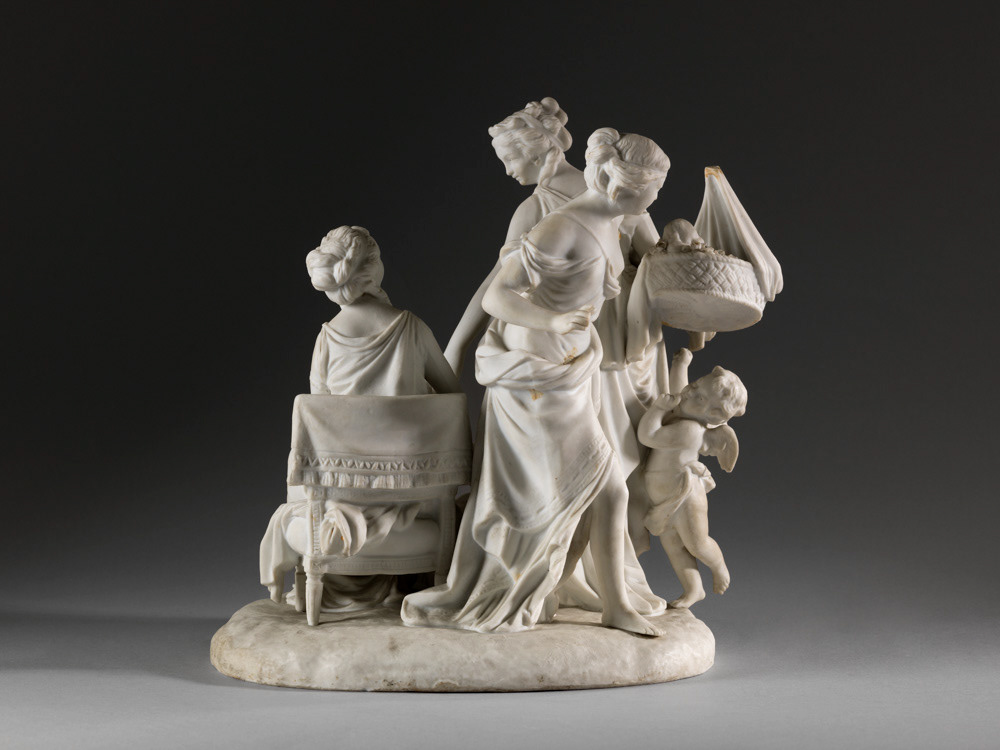 Antonin Carlès (1851-1919), auteur du modèle. "La marchande d'amours". Biscuit (porcelaine) de la manufacture de Sèvres. Musée des Beaux-Arts de la Ville de Paris, Petit Palais. © Julien vidal / Roger-Viollet