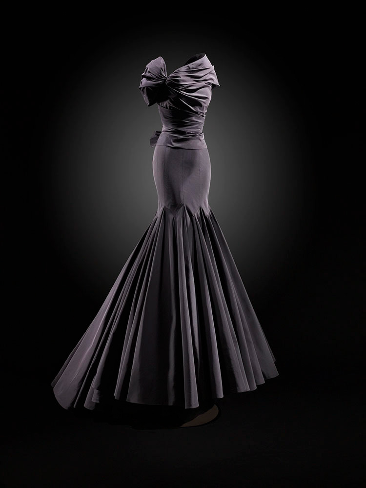 ALAÏA  - Couture - Automne-hiver 2003 © Julien Vidal / Fondation Azzedine Alaïa