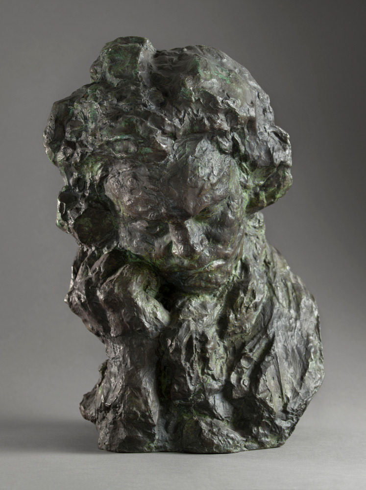 Antoine Bourdelle. "Beethoven, la joue appuyée sur une main". bronze éxécuté par Clémenti numéro 1. 1888-1888. Paris, musée Bourdelle. © Julien vidal / Roger-Viollet