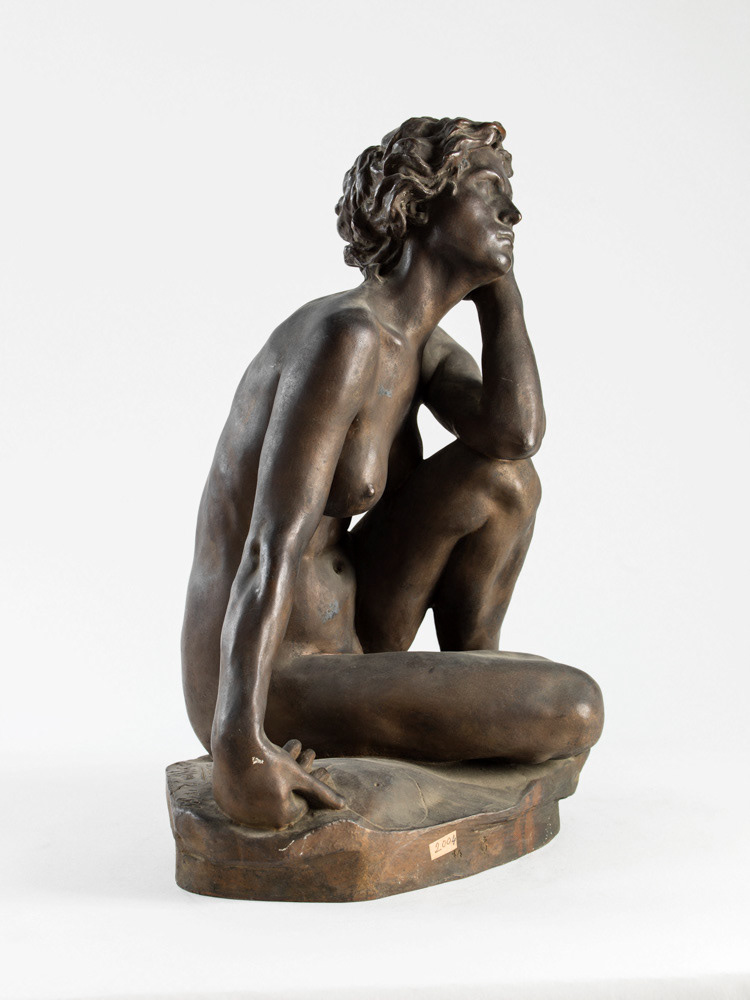 Victor Joseph Jean Ambroise Ségoffin (1867-1925). "Femme nue accroupie (sorcière)". Bronze. Paris, musée Carnavalet. © Julien vidal / Roger-Viollet