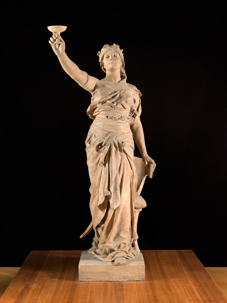 Idrac, Jean Antoine Marie. "Le Toast". Plâtre patiné. 1883. Musée des Beaux-Arts de la Ville de Paris, Petit Palais. © Julien vidal / Roger-Viollet