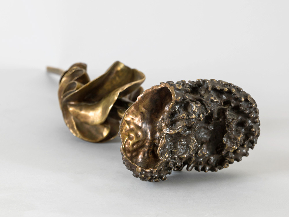 Sarah Bernhardt (1844-1923), artiste française. "Algues". Dague. Bronze, 1900. Musée des Beaux-Arts de la Ville de Paris, Petit Palais. © Julien vidal / Roger-Viollet