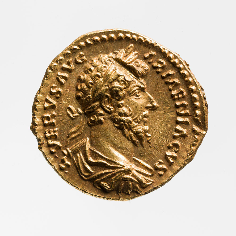 Aureus de Lucius Verus. Or, 163-164. Paris, musée Carnavalet. © Julien Vidal / Roger-Viollet