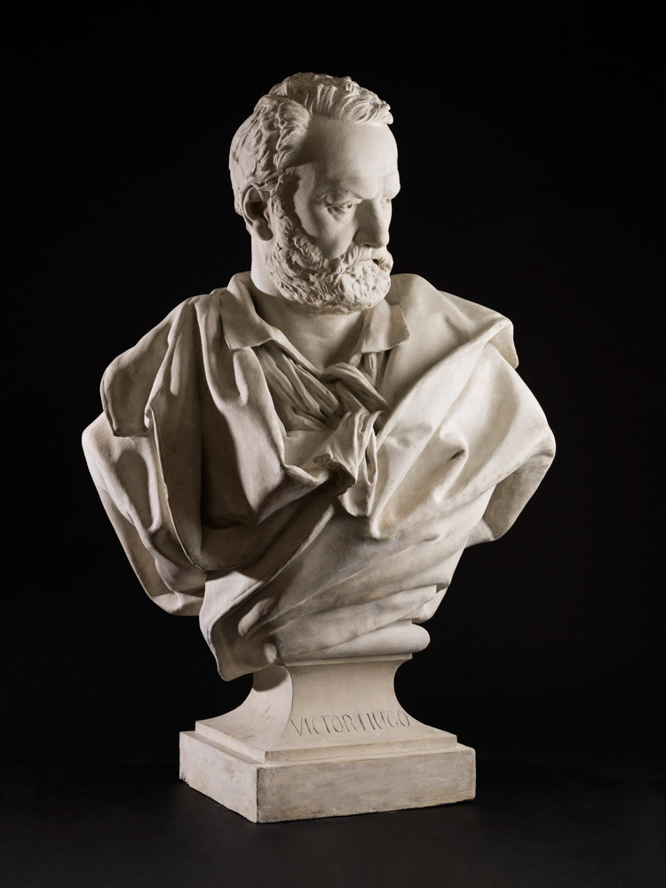 Schoenewerk, Alexandre. "Victor Hugo". Plâtre. 1879. Paris, Maison de Victor Hugo. © Julien vidal / Roger-Viollet