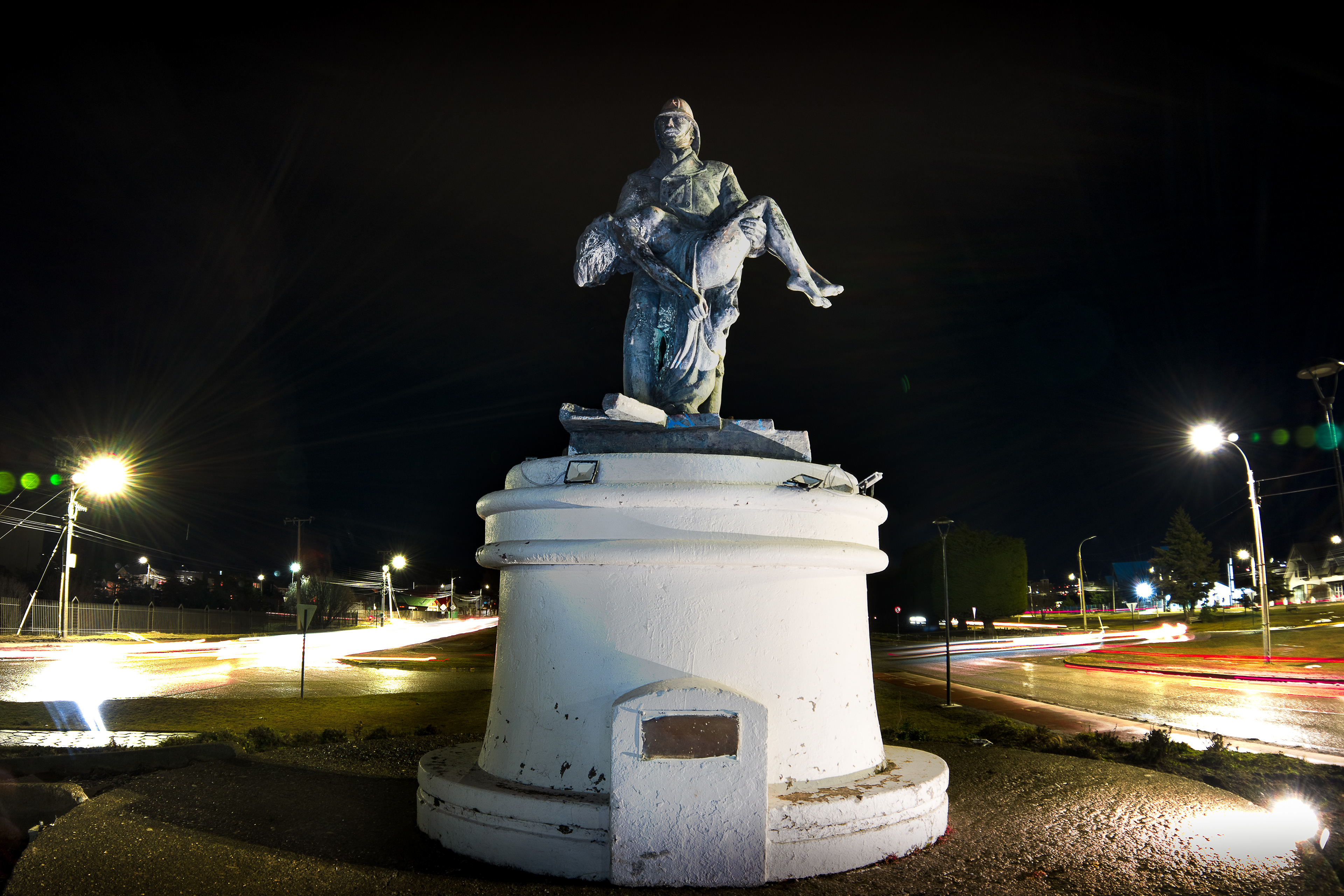 Monumento al Bombero, Av Bulnes, Punta Arenas.