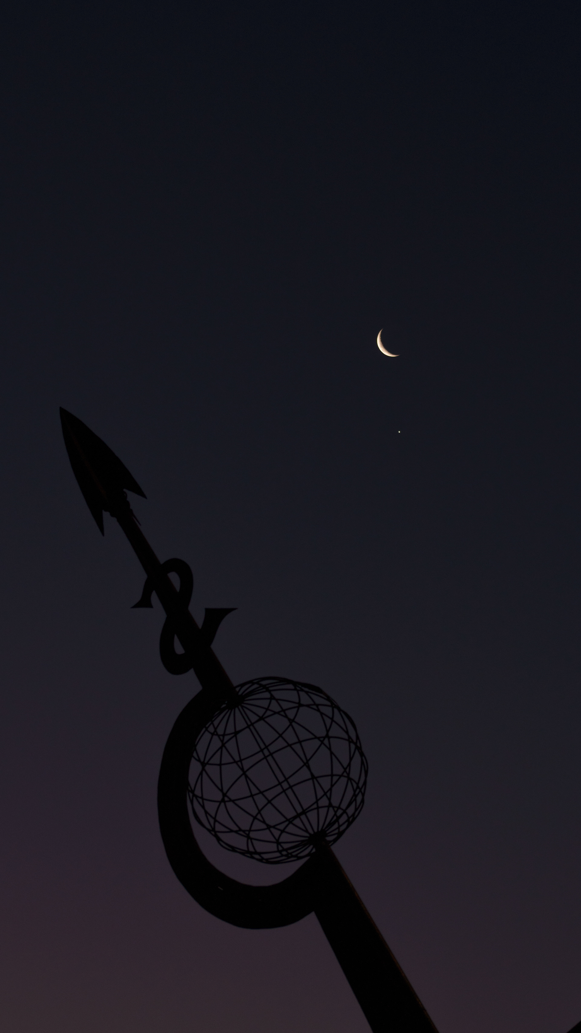 Conjunción de la Luna, Venus y el Sur