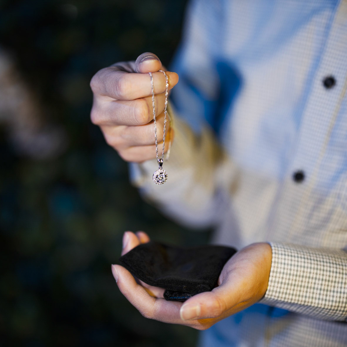 The project is a series of images documenting the atmosphere of Mid-autumn festival, an annual tradition of Vietnamese and Asian people to celebrate a bountiful harvest season.