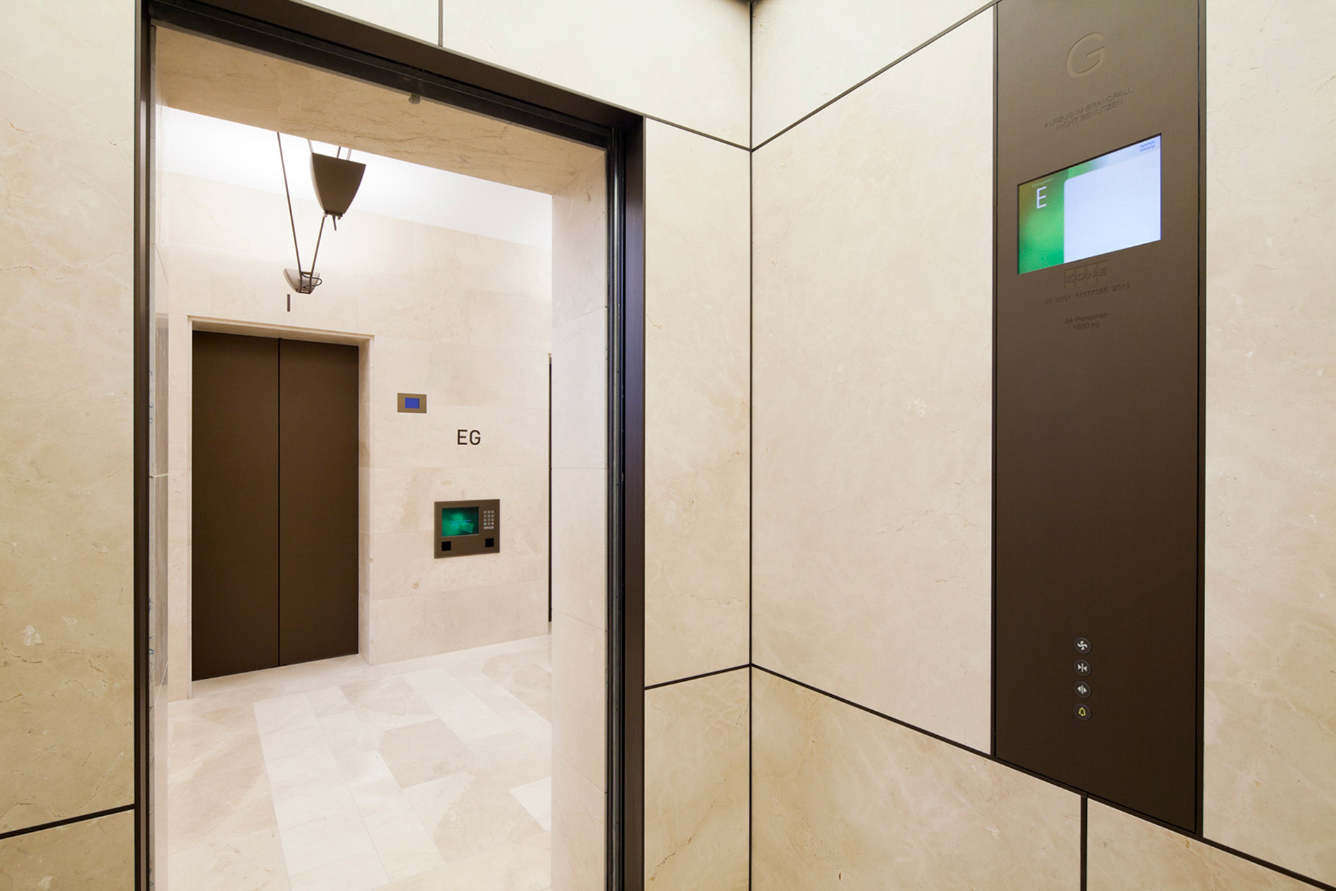 Fotodokumentation vom Bau des Tower 185 für CA Immo