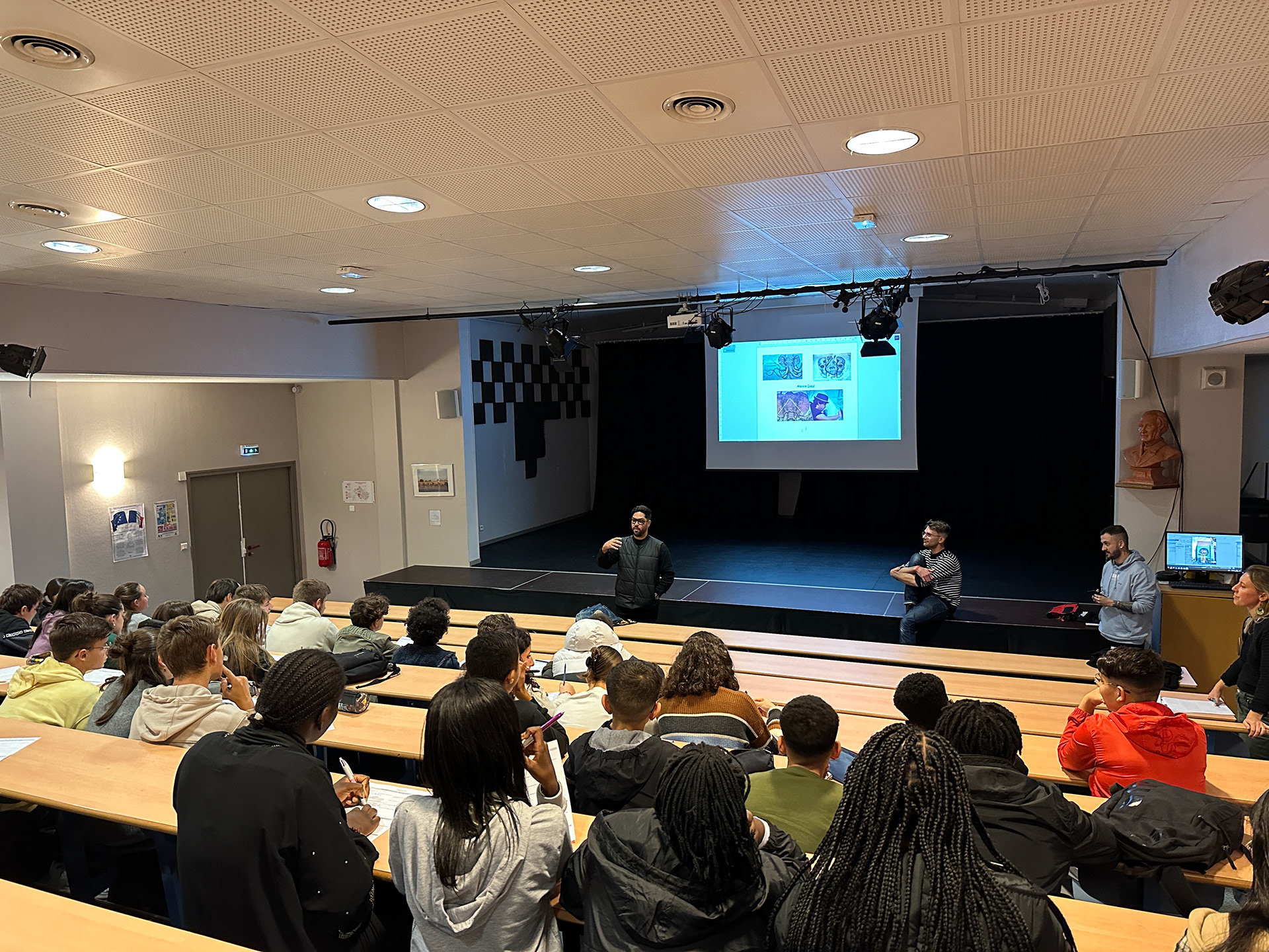 Alexis Diaz rencontre les élèves du lycée Chevrollier. Photo : Éric Surmont