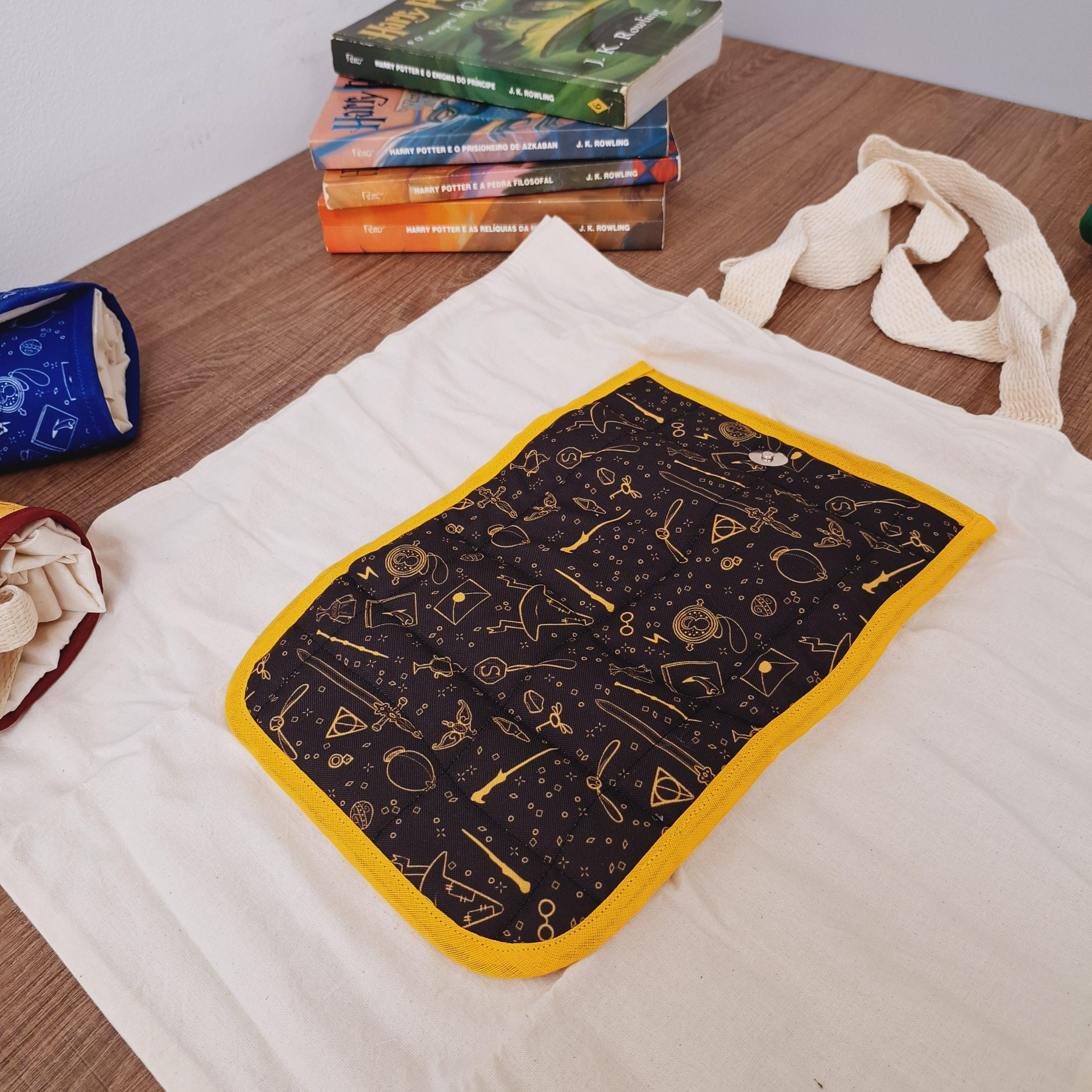 E desdobram para o tamanho total de uma ecobag.