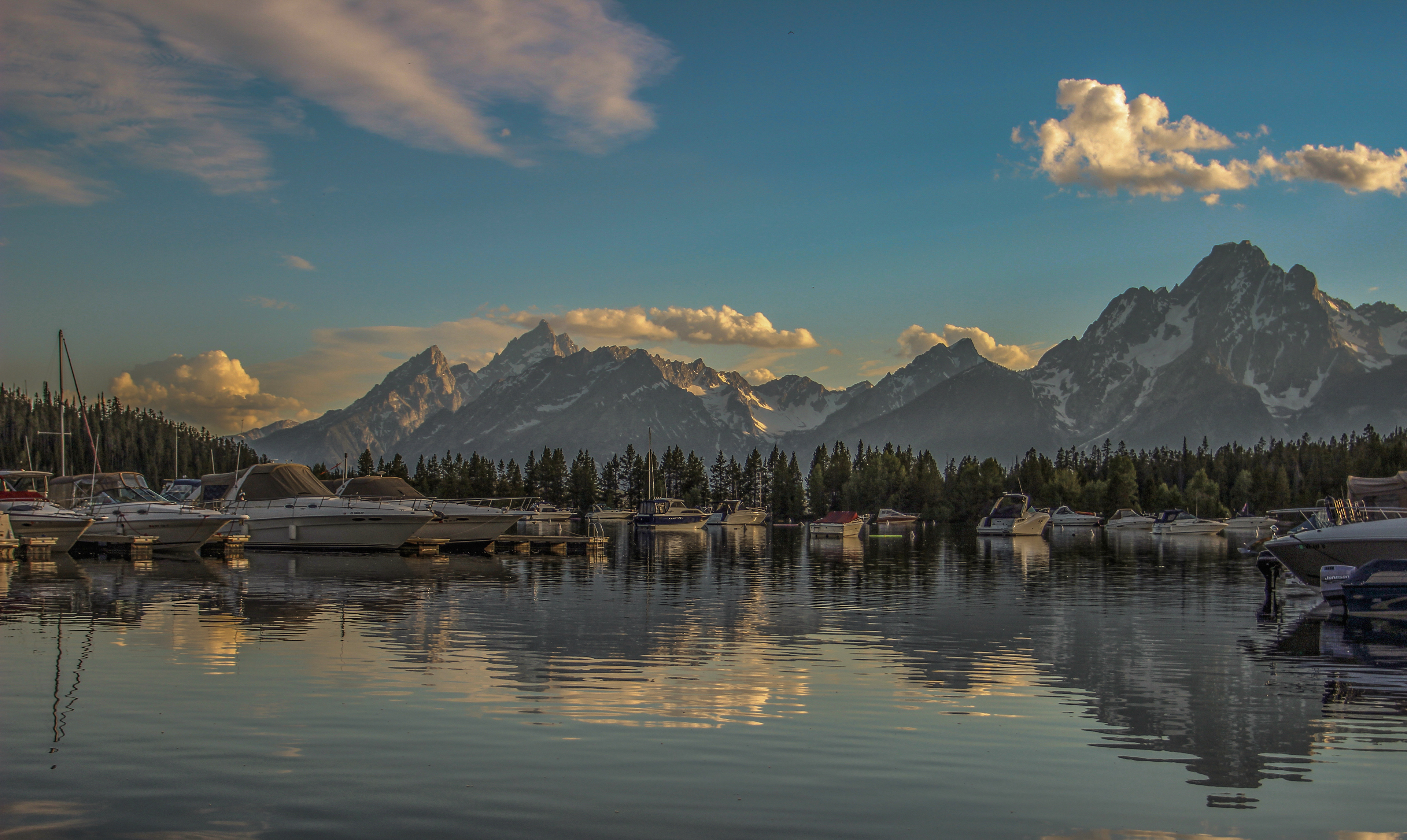 BOATING WITHIN MOUNTAINS SPRING 2023 DUTCHESS REGIONAL PROFESSIONAL PHOTOGRAPHERS FIRST PLACE AWARD WINNER