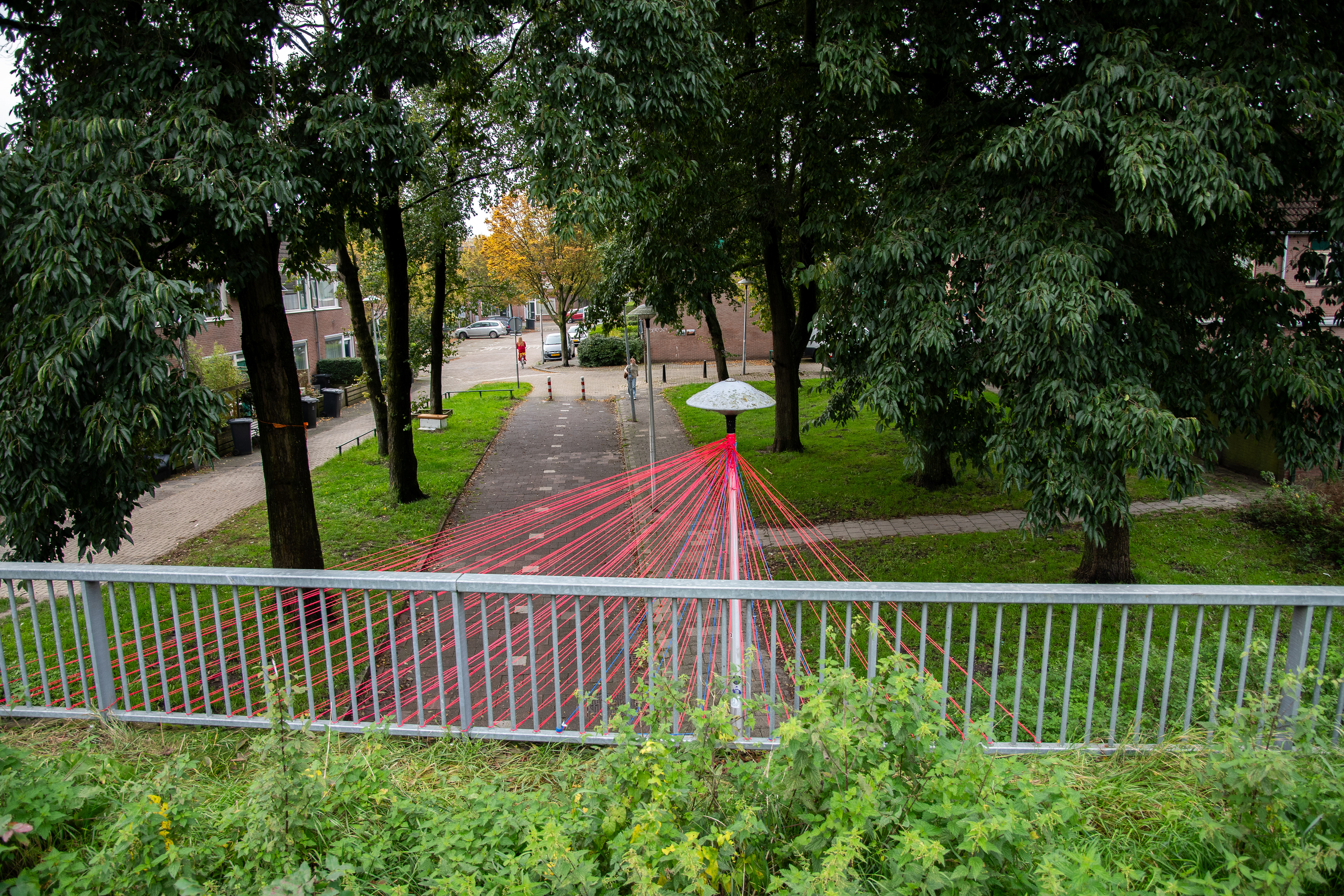 With this intervention we tried to gave the neighboorhood Sterrewijk in Utrecht a more attractive look. From the path the entrance to Sterrewijk was visible.