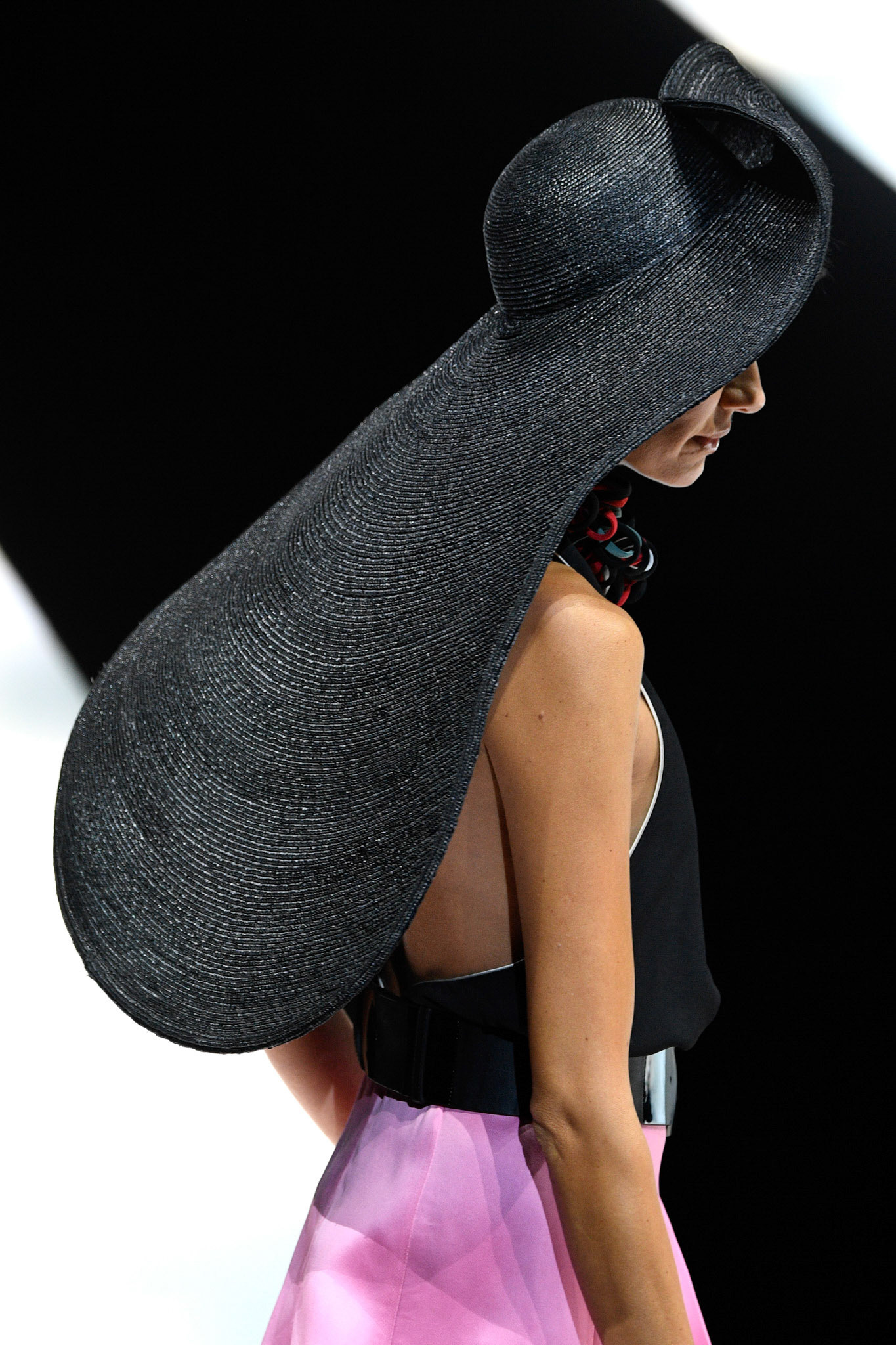 A model walks the runway at the Giorgio Armani show during Milan Fashion Week Spring/Summer 2018 on September 22, 2017 in Milan