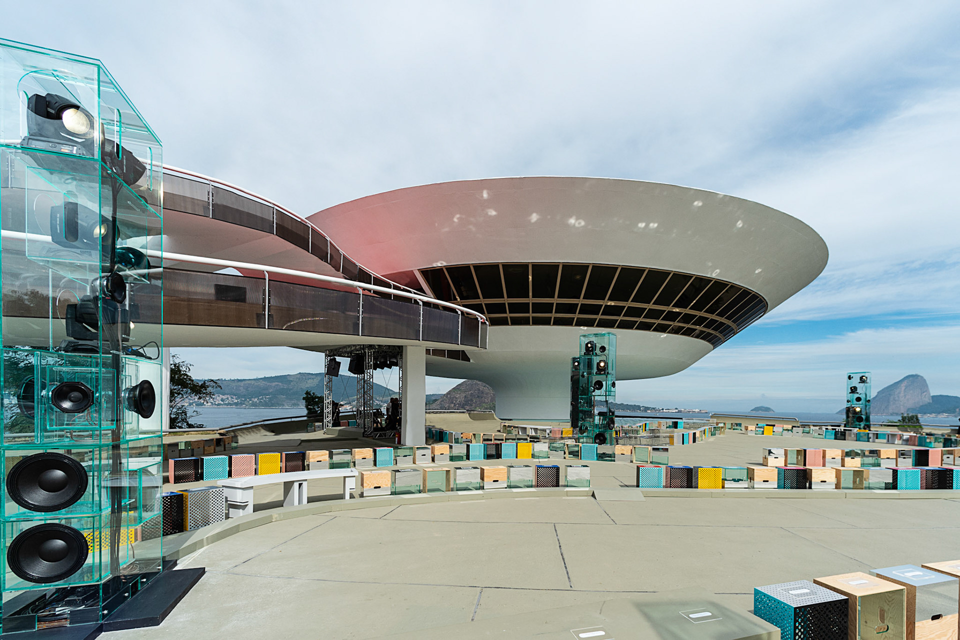 Niterói Contemporary Art Museum Vuitton Resort fashion show