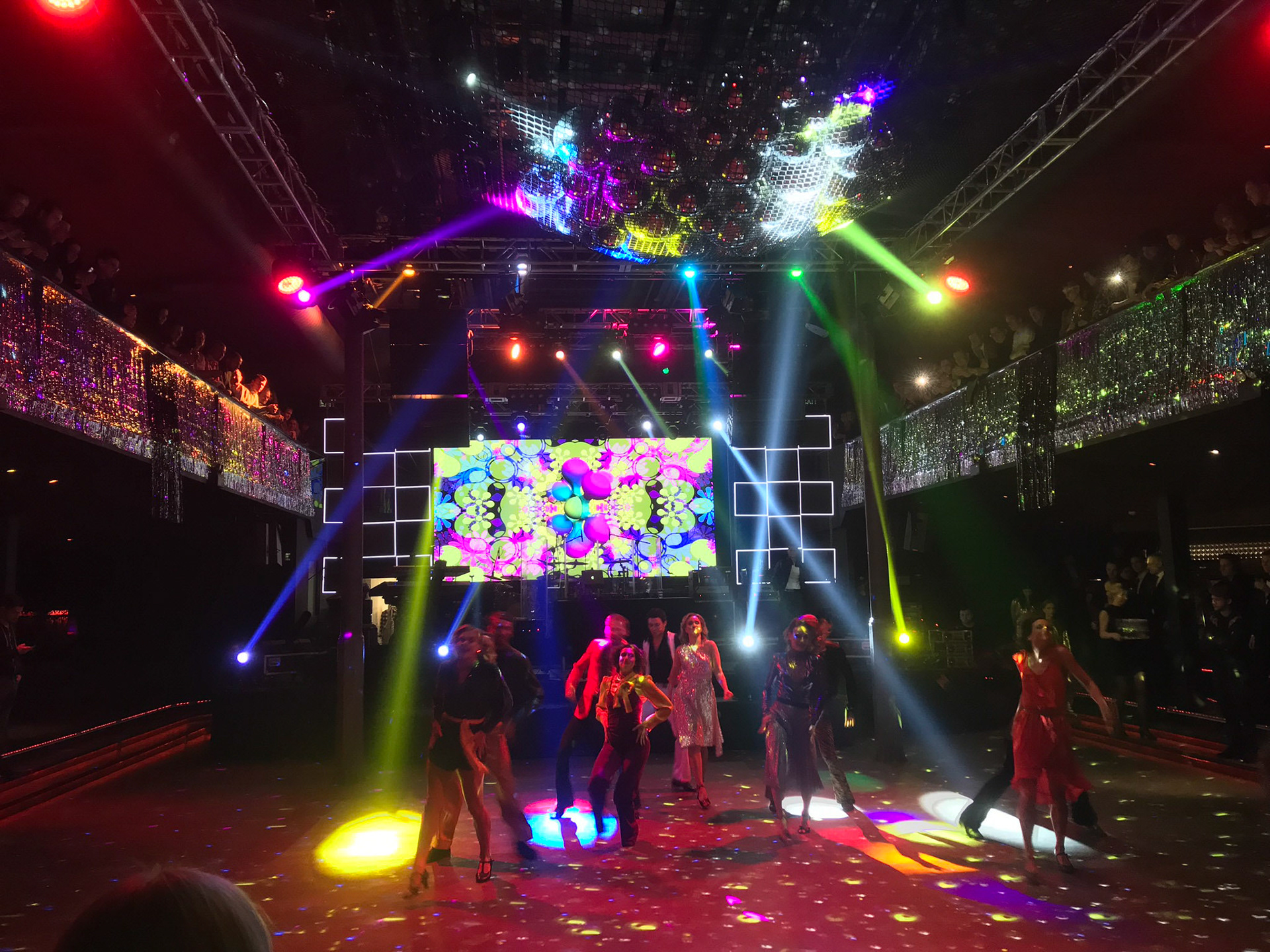 Návrhy a zajištění dekorací a fundusu na akci Bohemia Energy 2018 v klubu SaSaZu