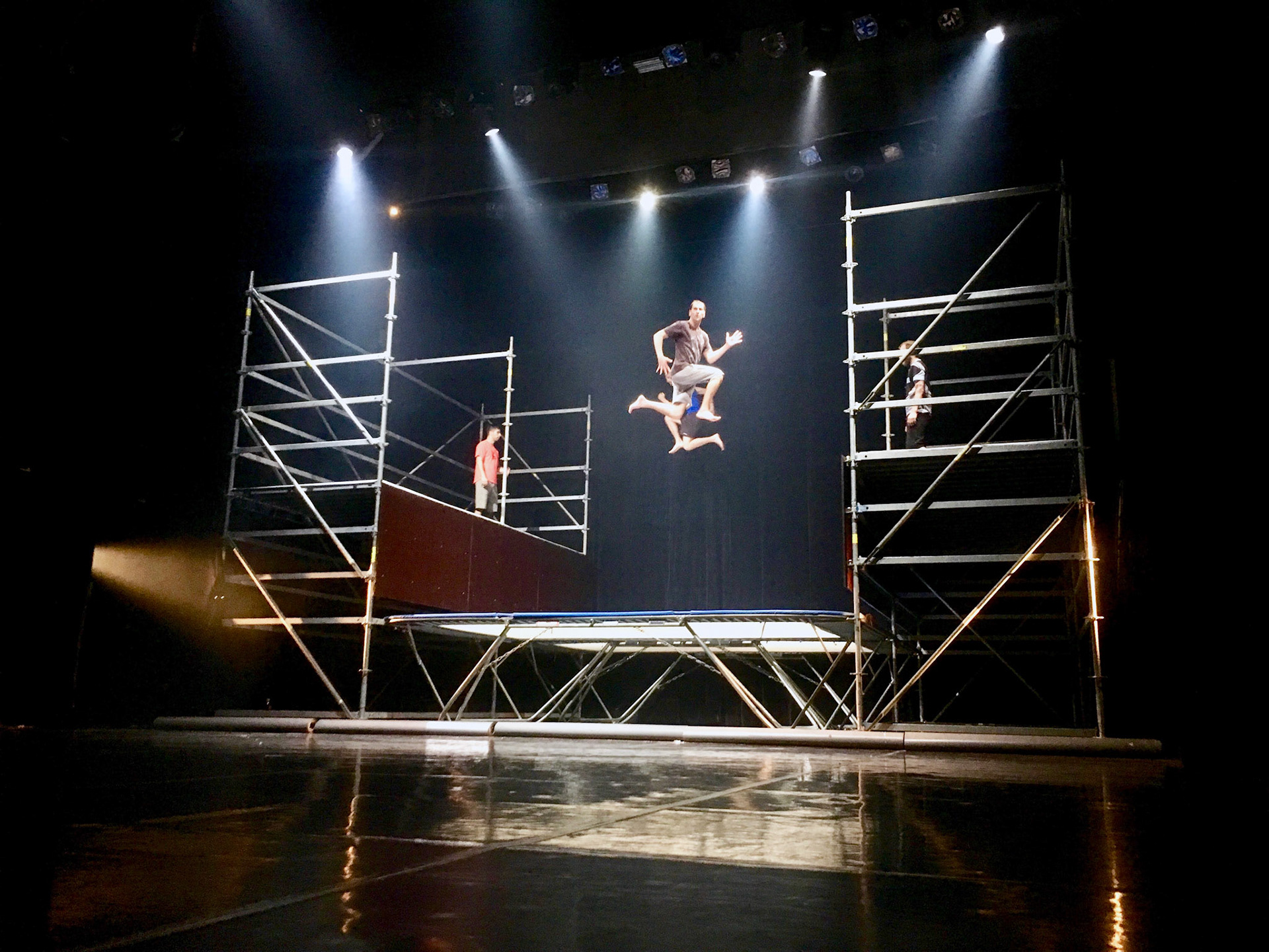 Návrh a realizace platforem pro akrobaty v divadle Hybernia