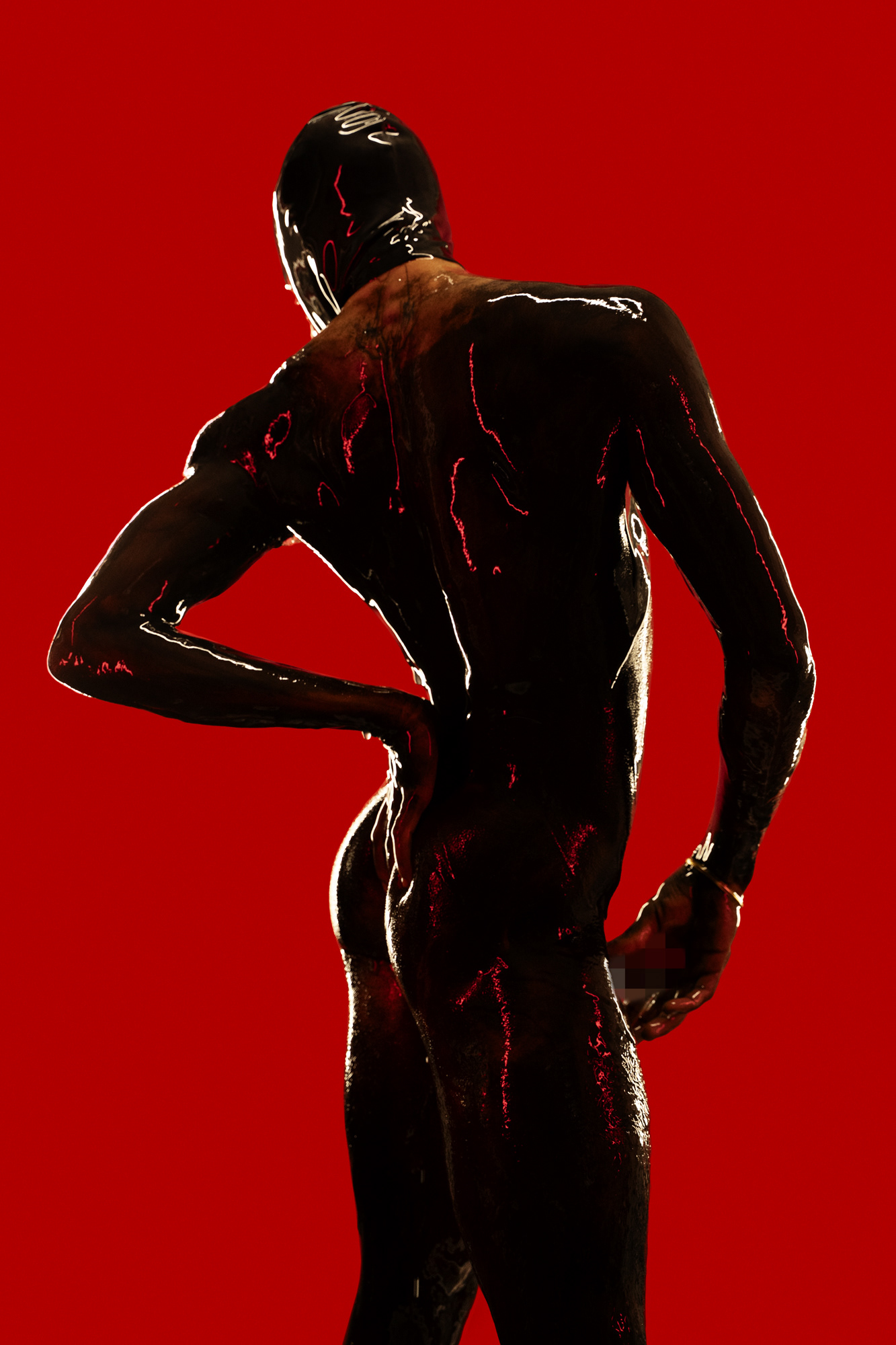 R