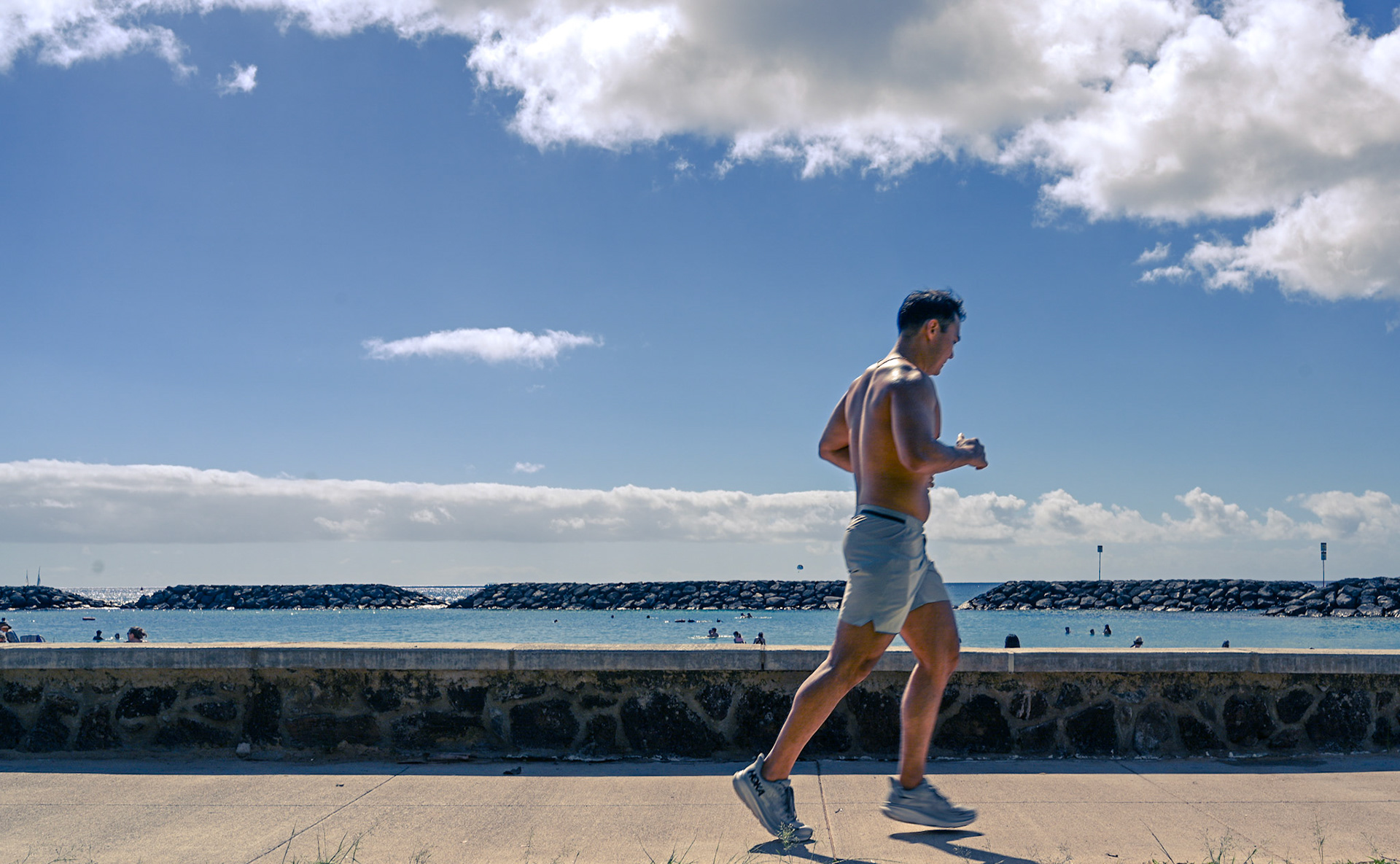 Jogging in Waikiki Beach - Honolulu