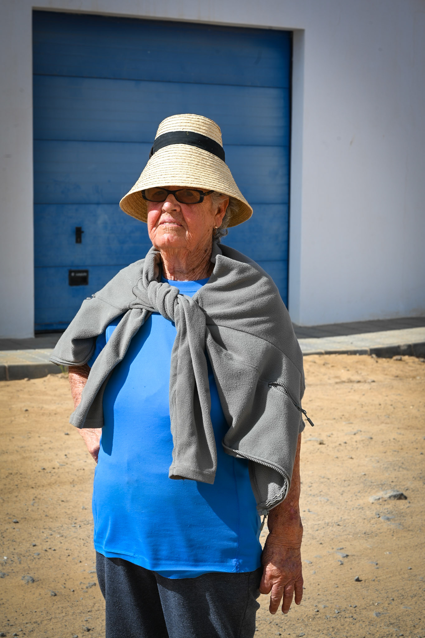 Lady wearing a typical sombrero graciosero - La Graciosa