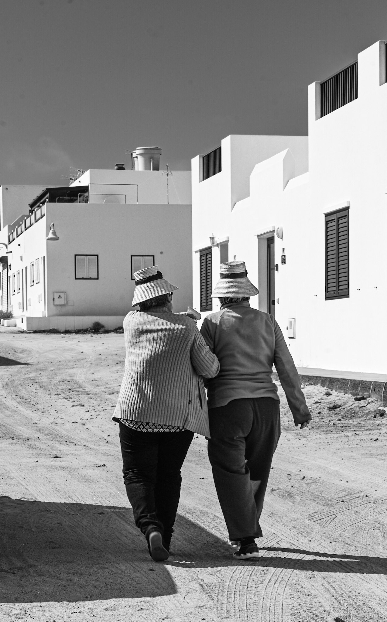 Ladies with a sombrero graciosero - La Graciosa