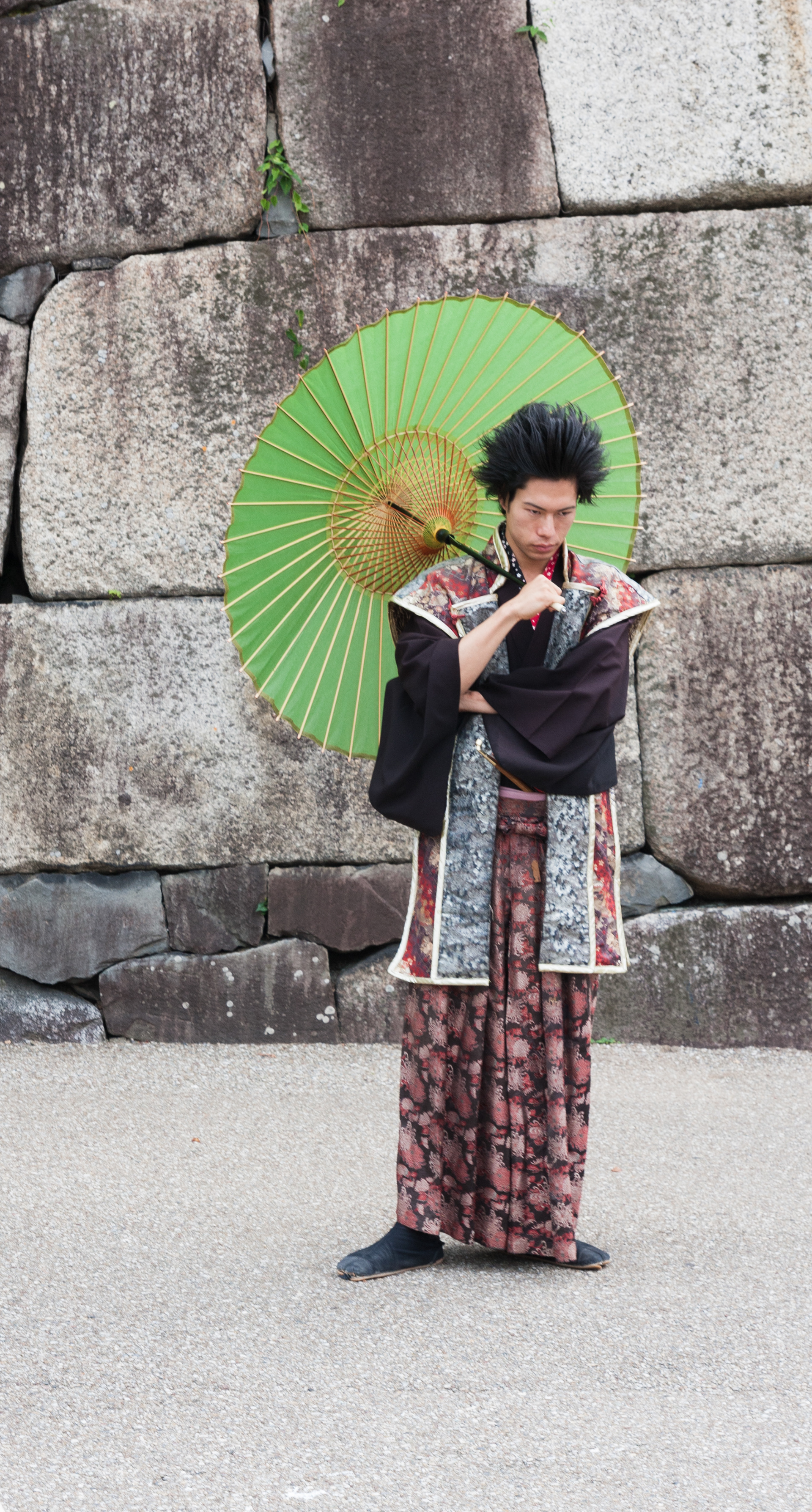 guy in traditional Japanese costum - Nagoya Castle