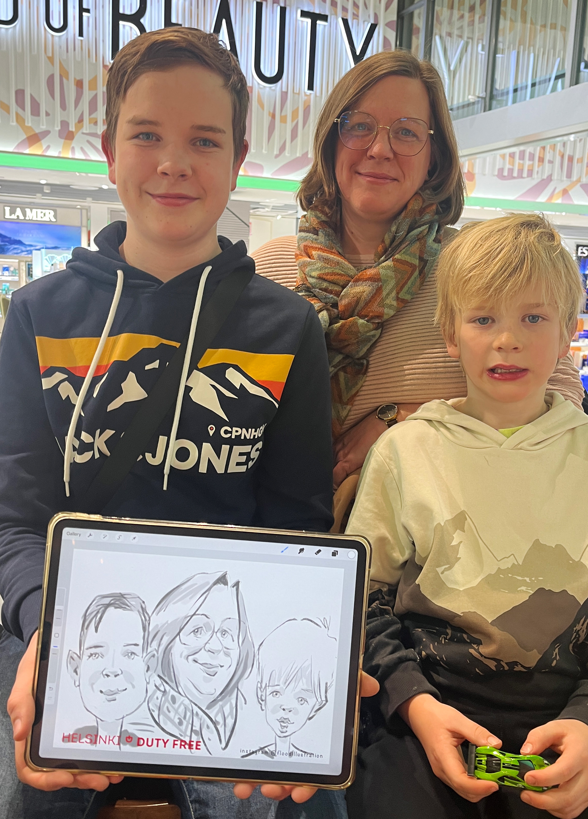 karikatyrtecknare HelsinkiDutyFree