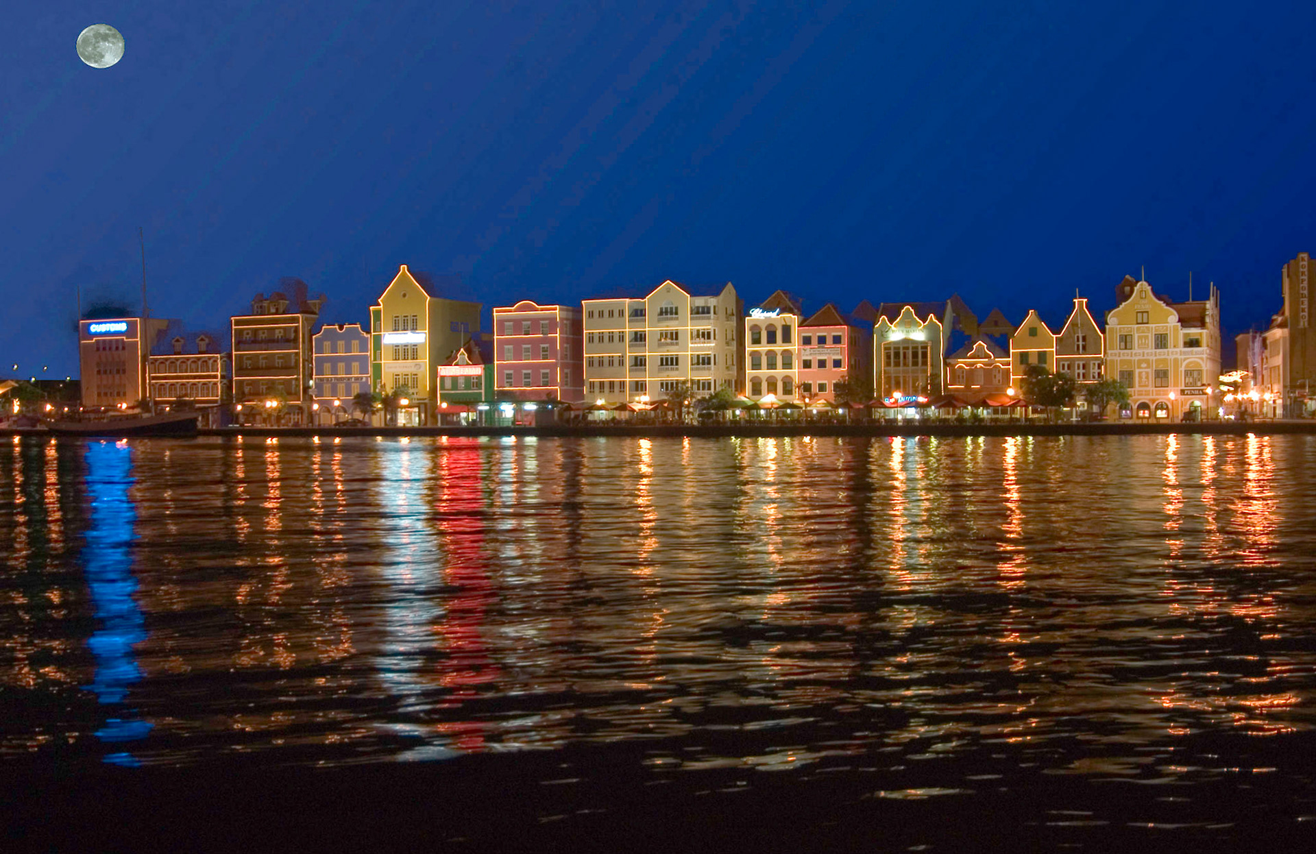 Nightfall in Willemstad. Willemstad, Curacao.