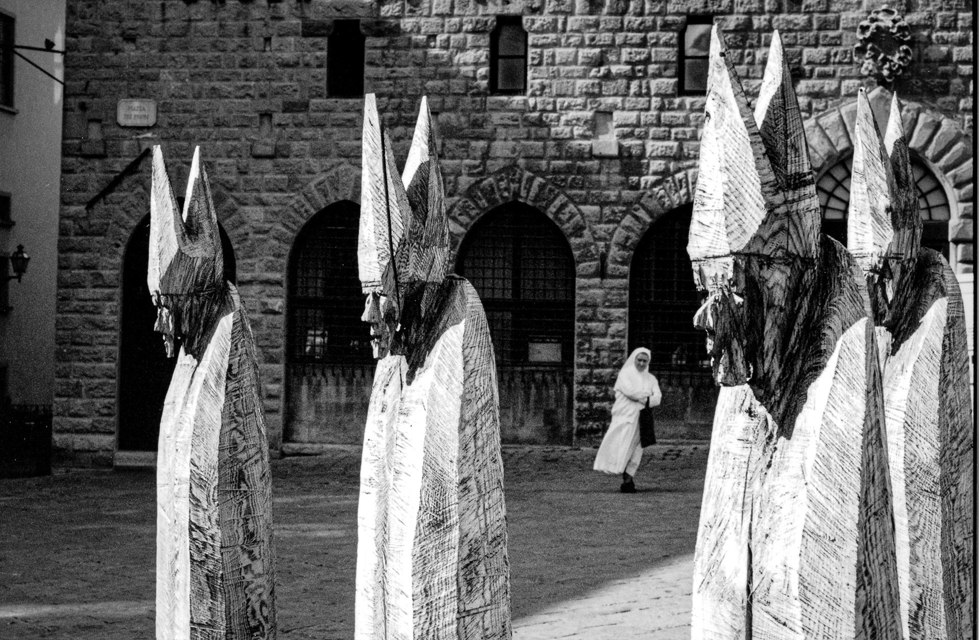 Among the Witnesses, Italia