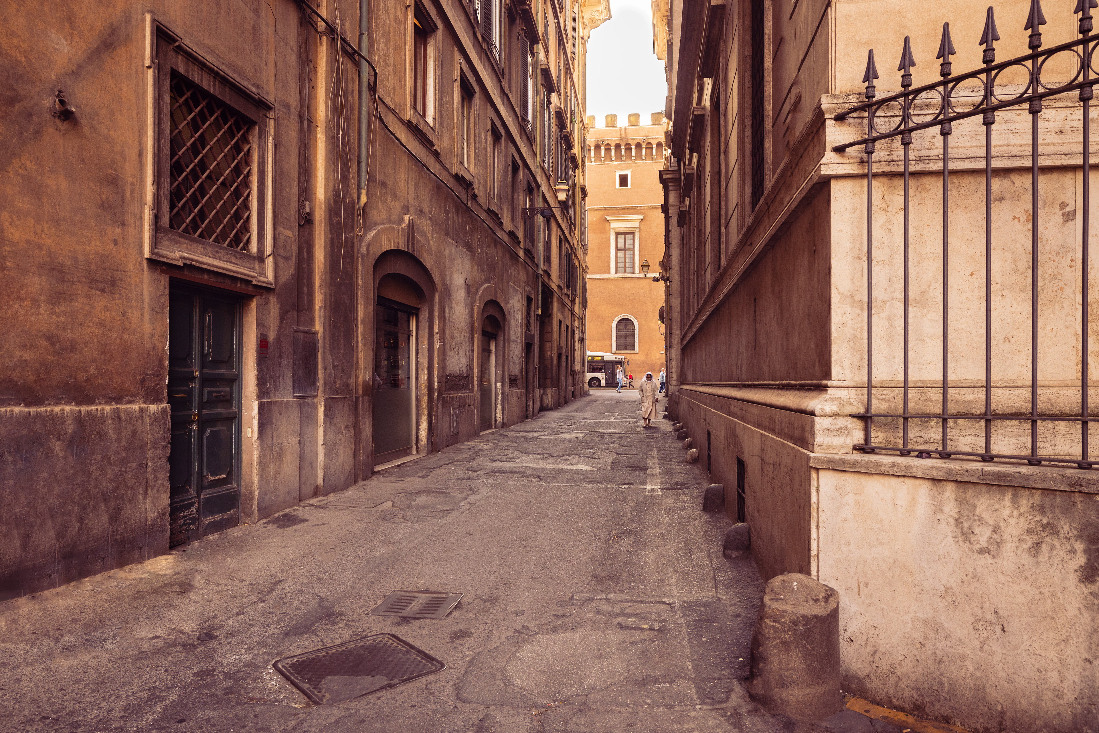 Nuns in Roman Alley