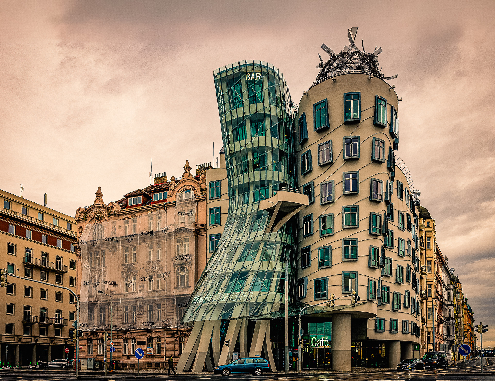 Dancing Building - Prague