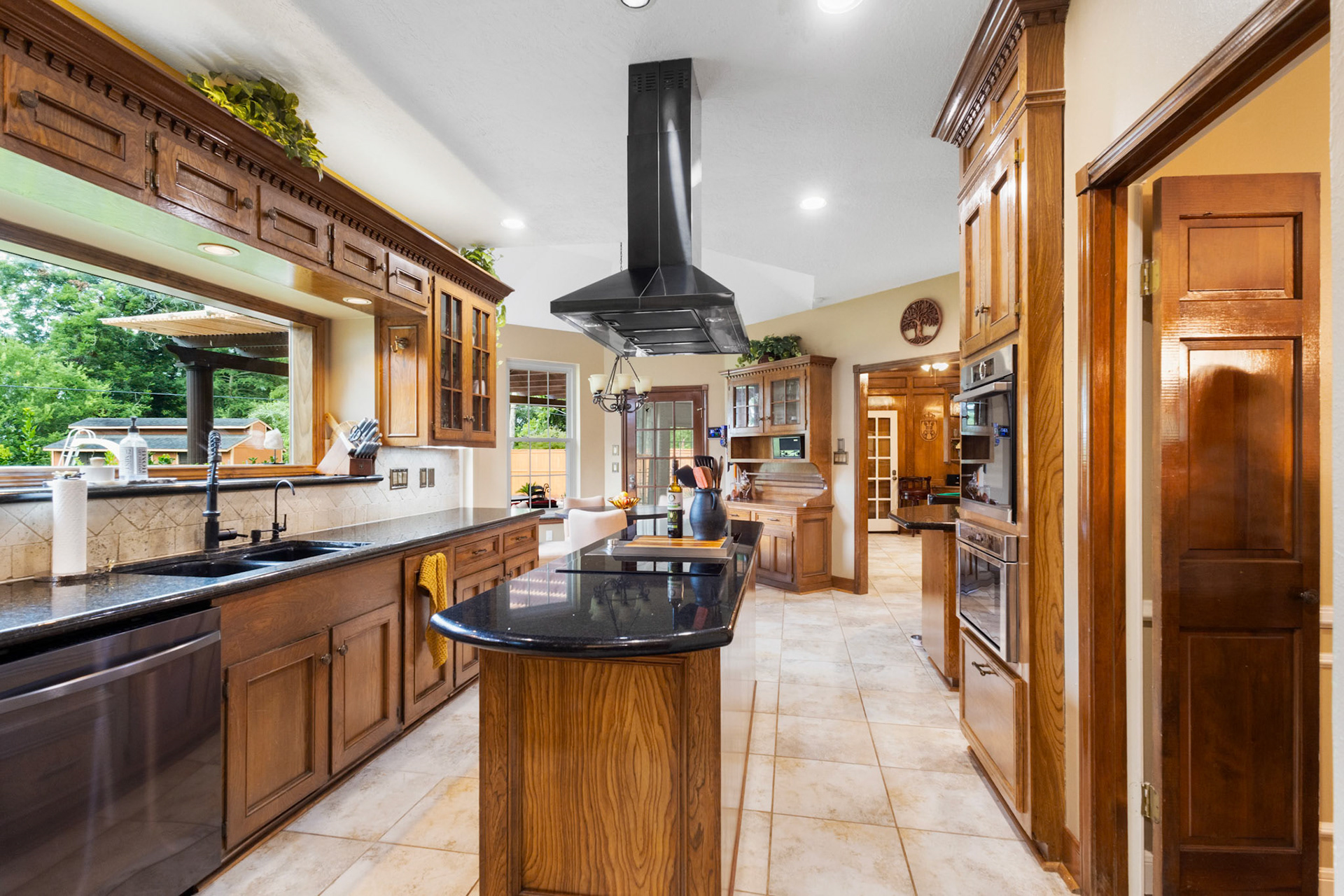 Modern Kitchen real wood cabinetry