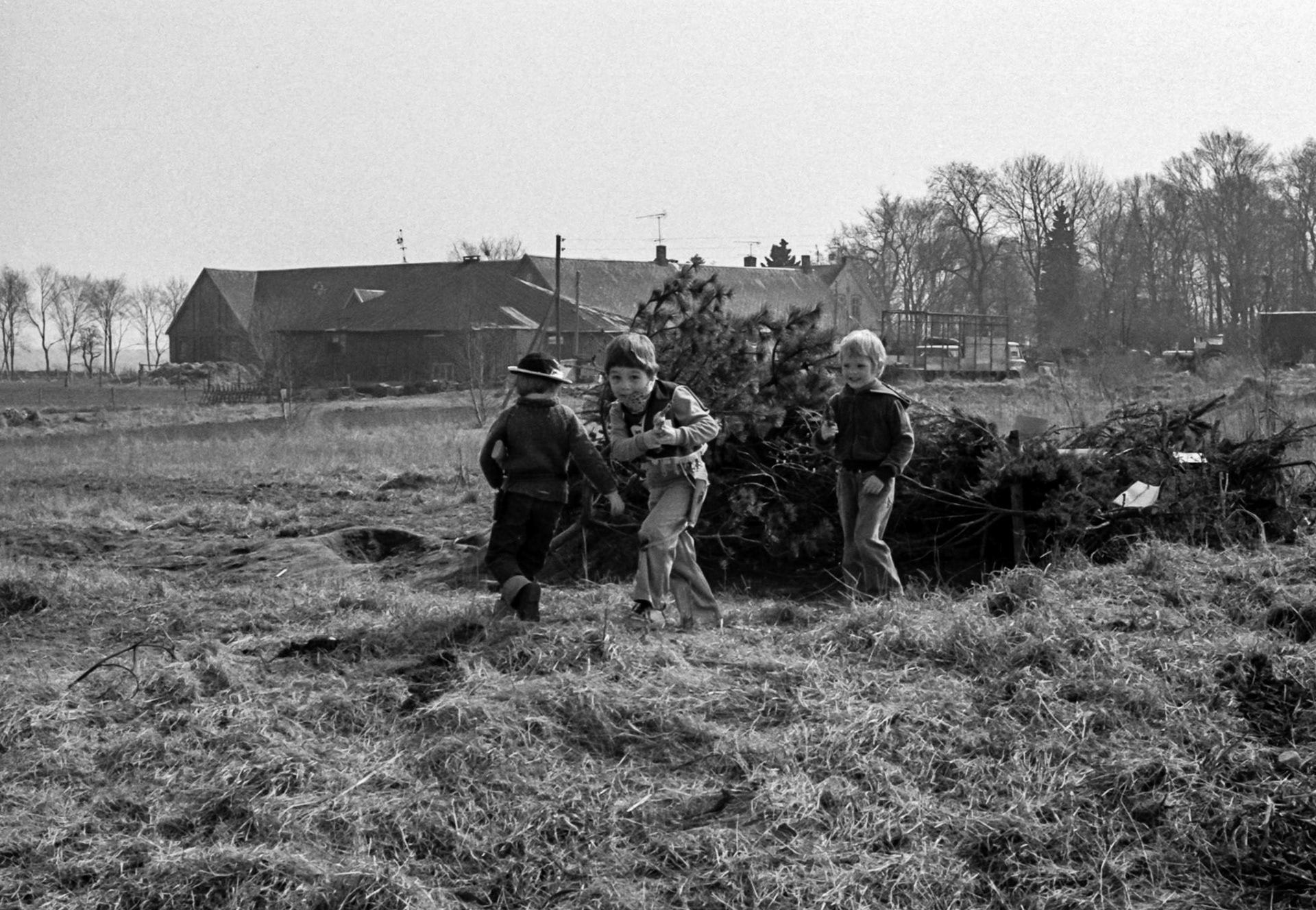 ,1980,Forår,Gl.toftegård,Oprydningsdag