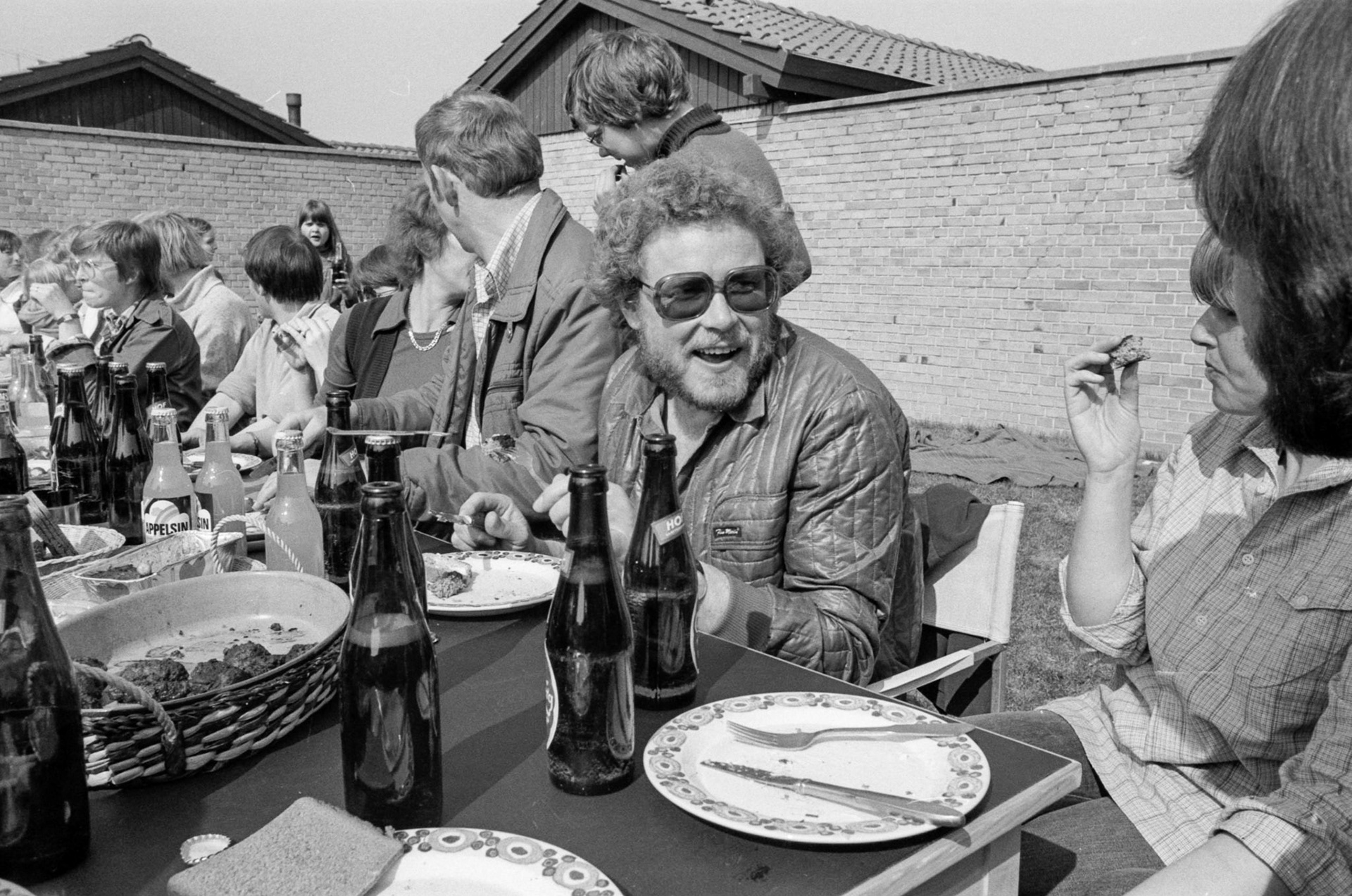 ,1980,Forår,Gl.toftegård,Oprydningsdag