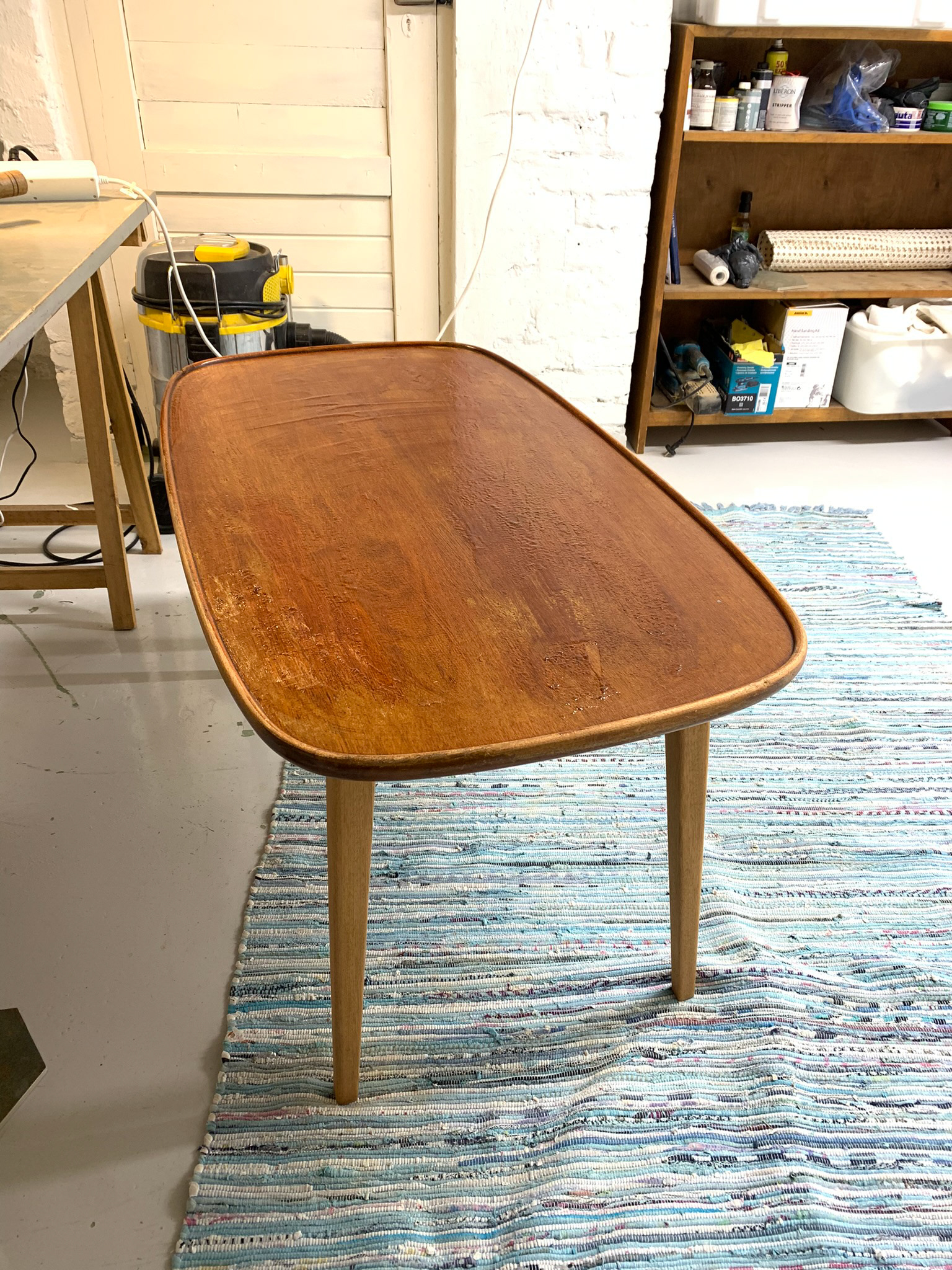 Tiikkipöytä (ennen)