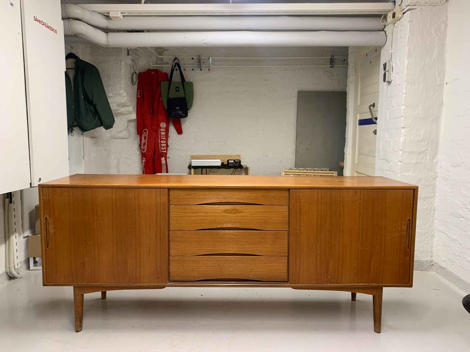 tiikkisenkki (ennen)