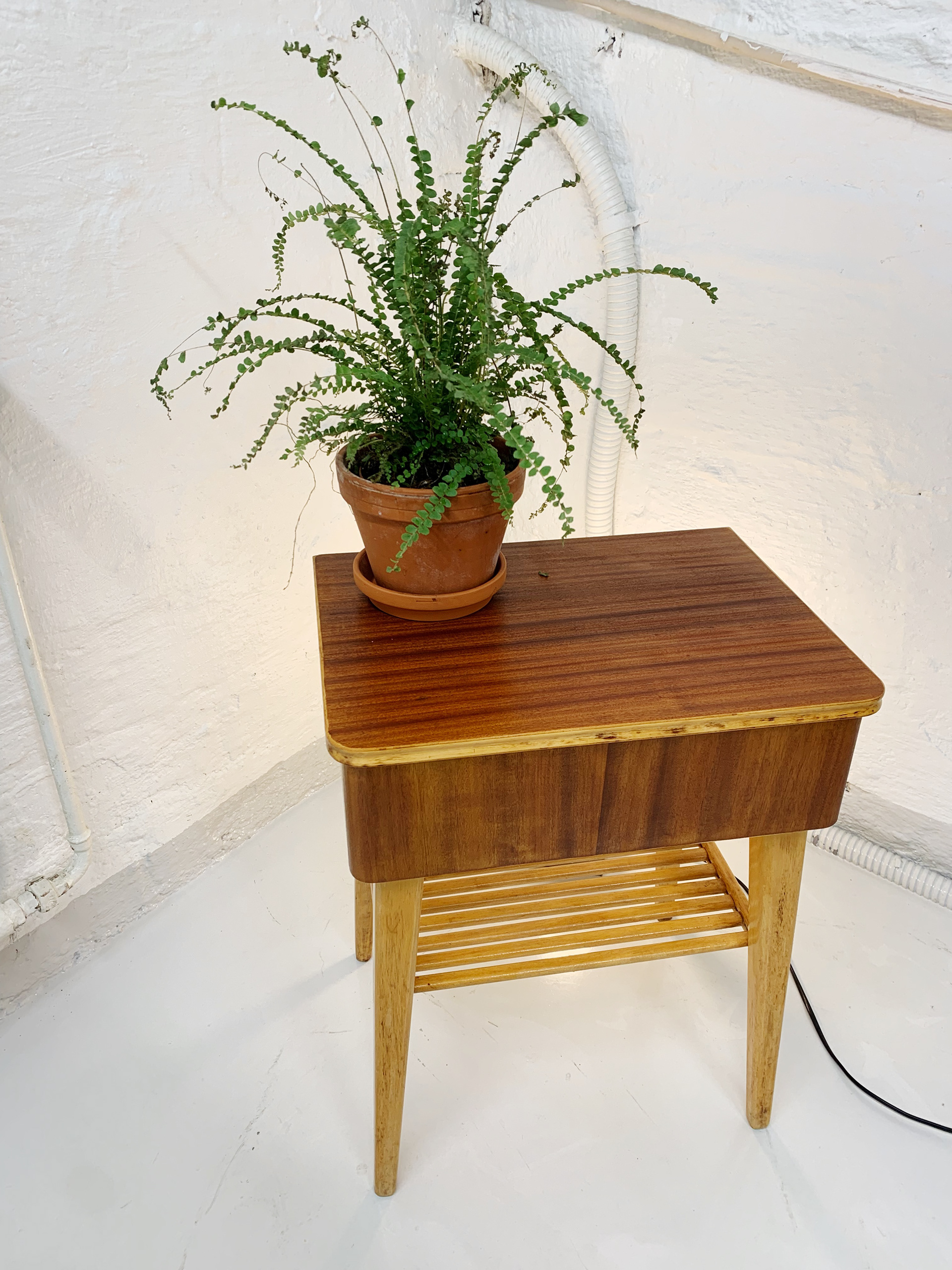 pikkupöytä (jälkeen)