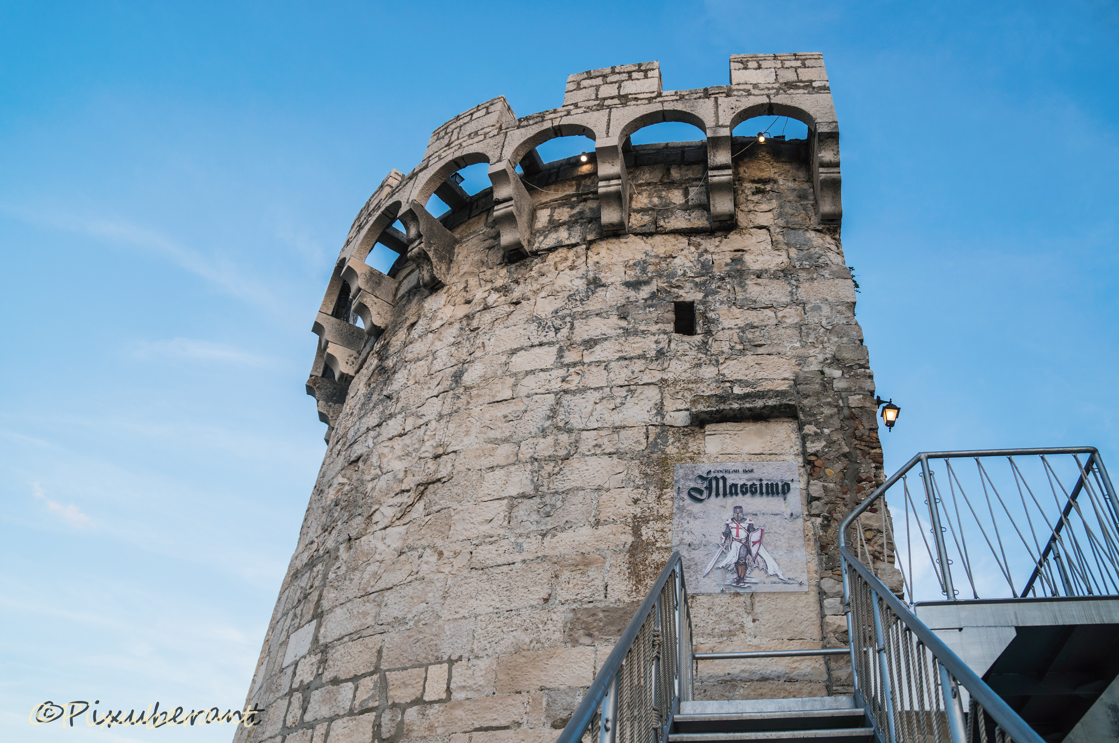 tower bar "Massimo"