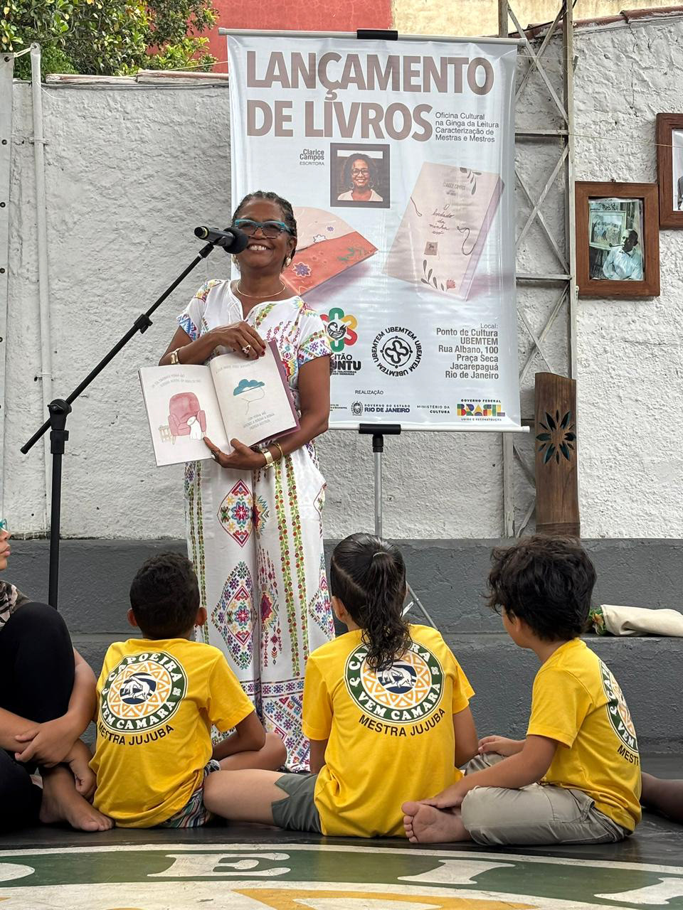 Lançamento do livro "O bordado da minha avó" Clarice Campos