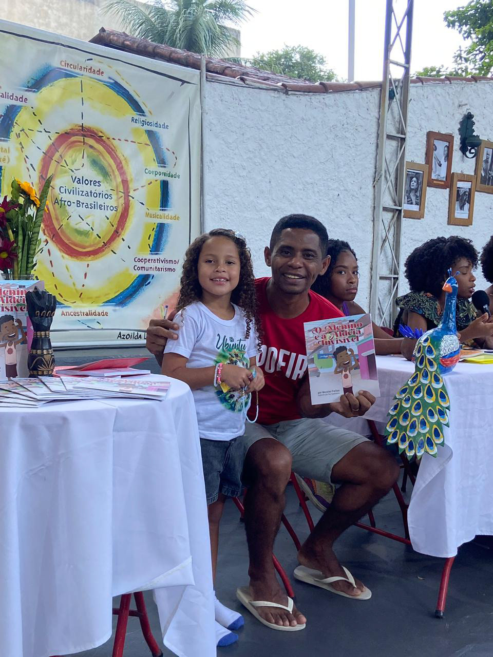 Lançamento do Livro "O menino e a aldeia invisível" Mestre Messias