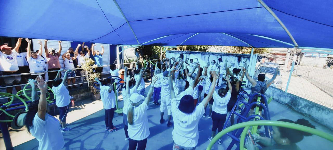 Capoeira e Maculelê na Clinica da Família na comunidade do Rio das Pedras