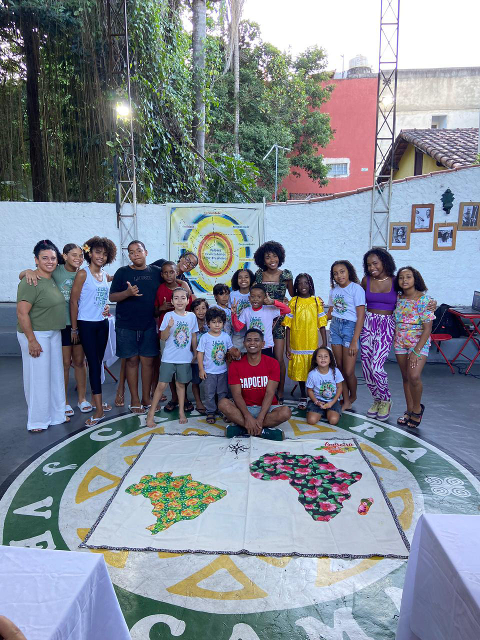 Lançamento do Livro "O menino e a aldeia invisível" Mestre Messias