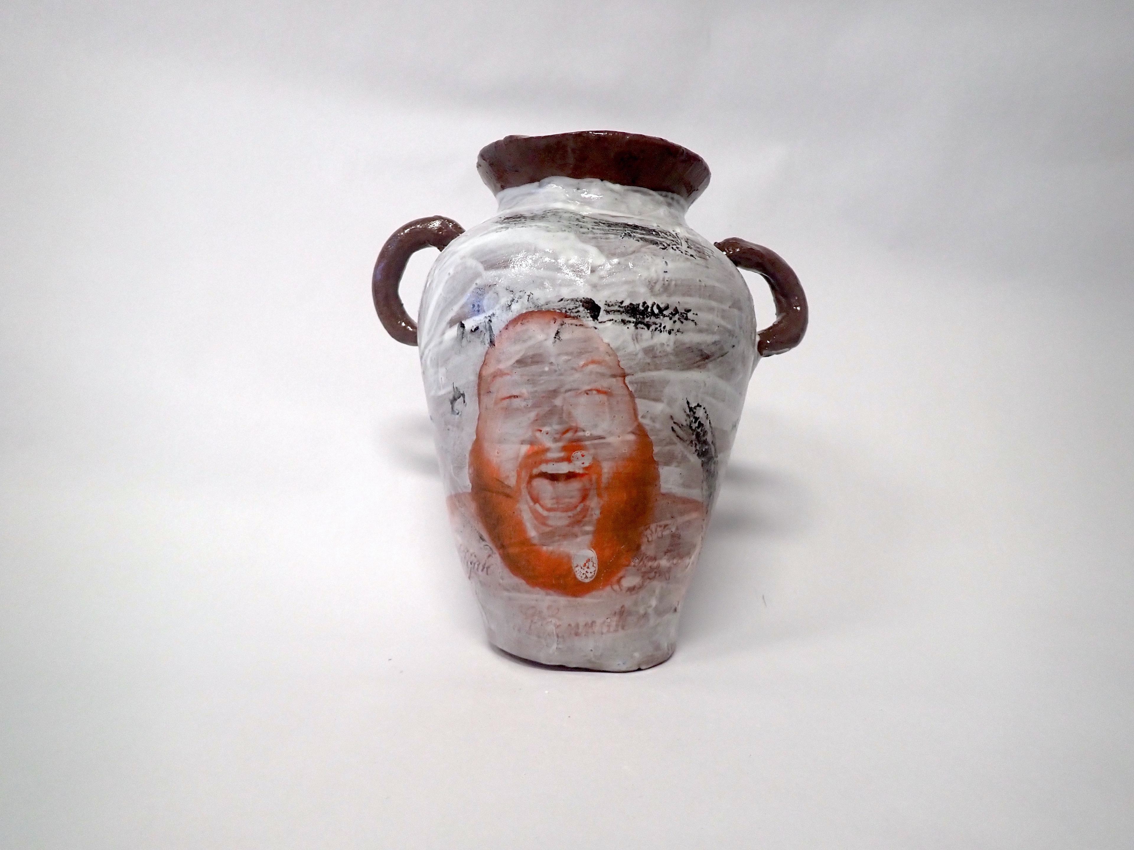 Action: 2900 DKK,-. Glazed ceramics, 21 x 19 x 14 cm