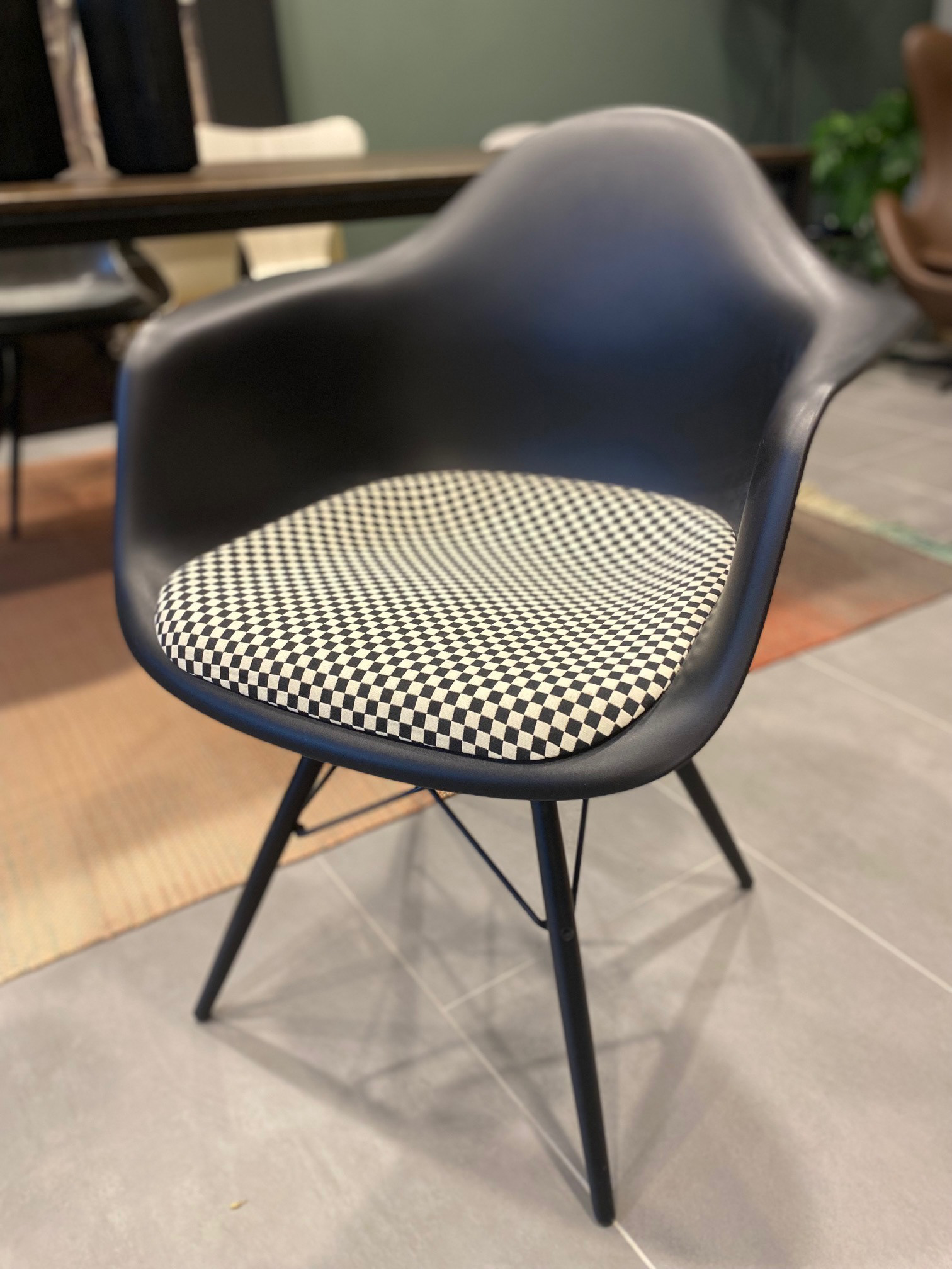 Plastic Armchair / Vitra / NP 850 € / SALE 660€