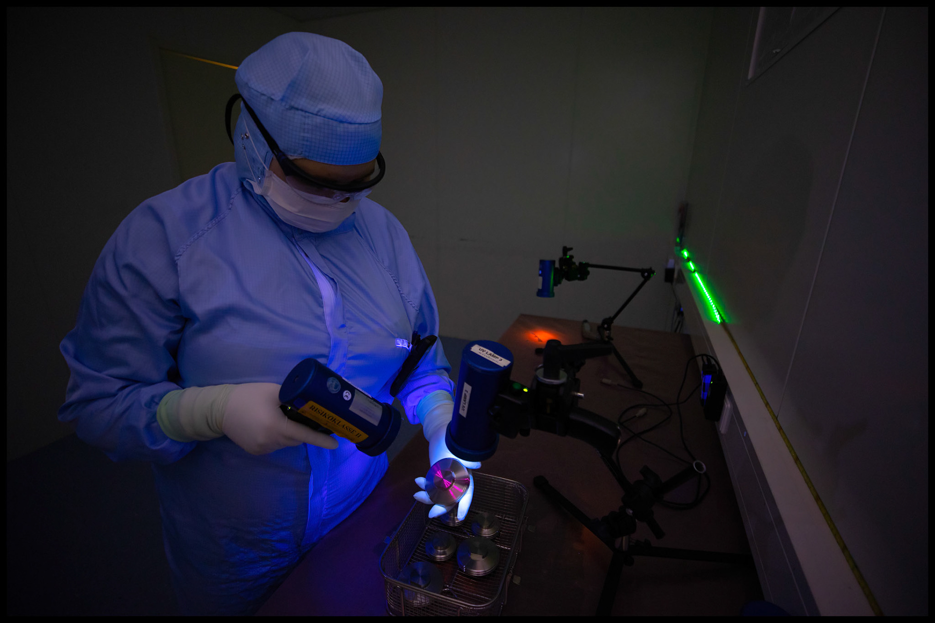 Eindhoven Innovar Cleaning Control. UV inspection product - Innovar