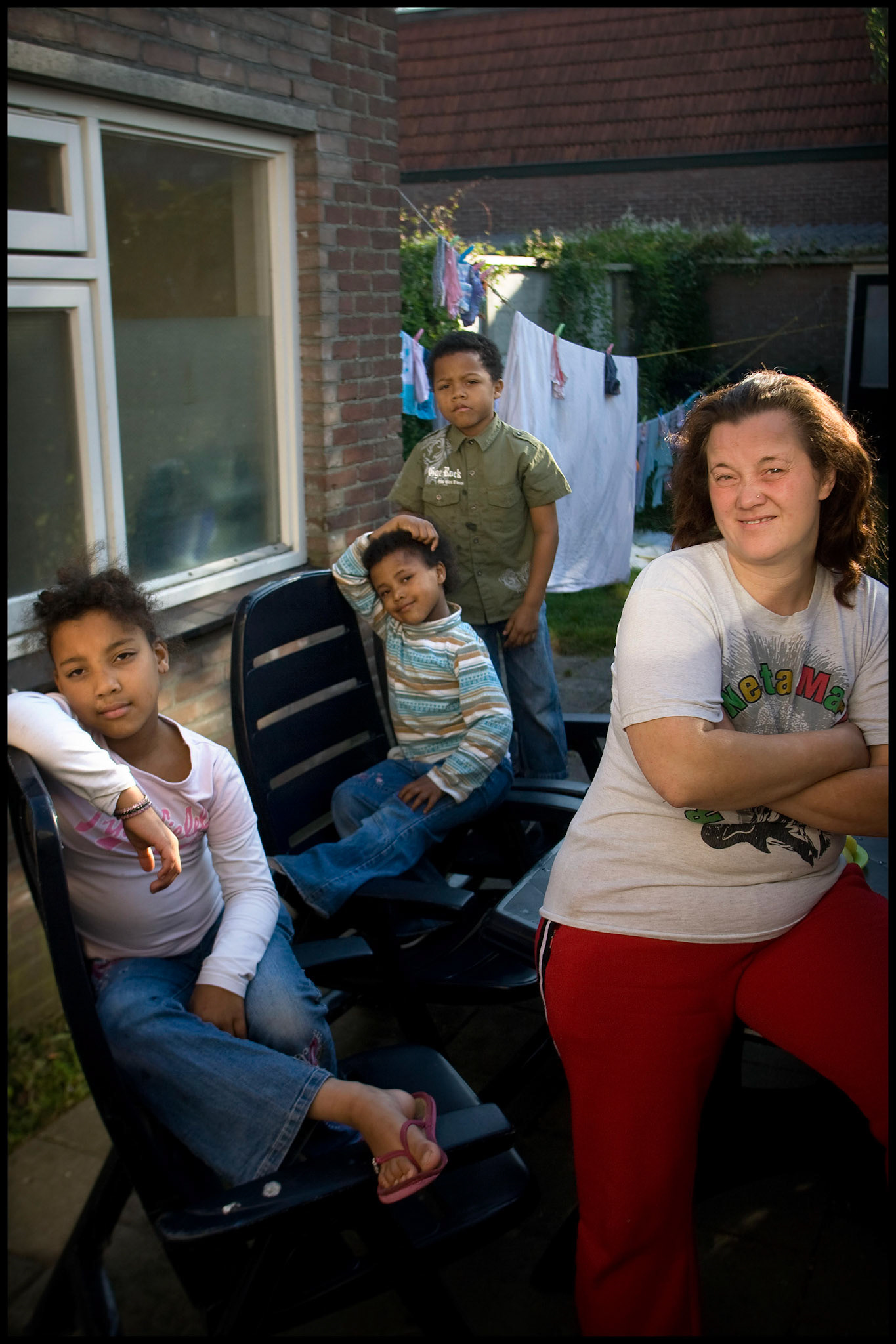 Eindhoven Suzanne Janssen met Nenkoumla Shadrack en Zion.