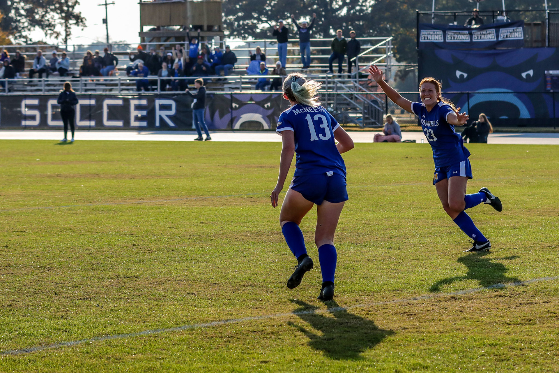 13 - Rachel Young, 23 - Havana Johnson