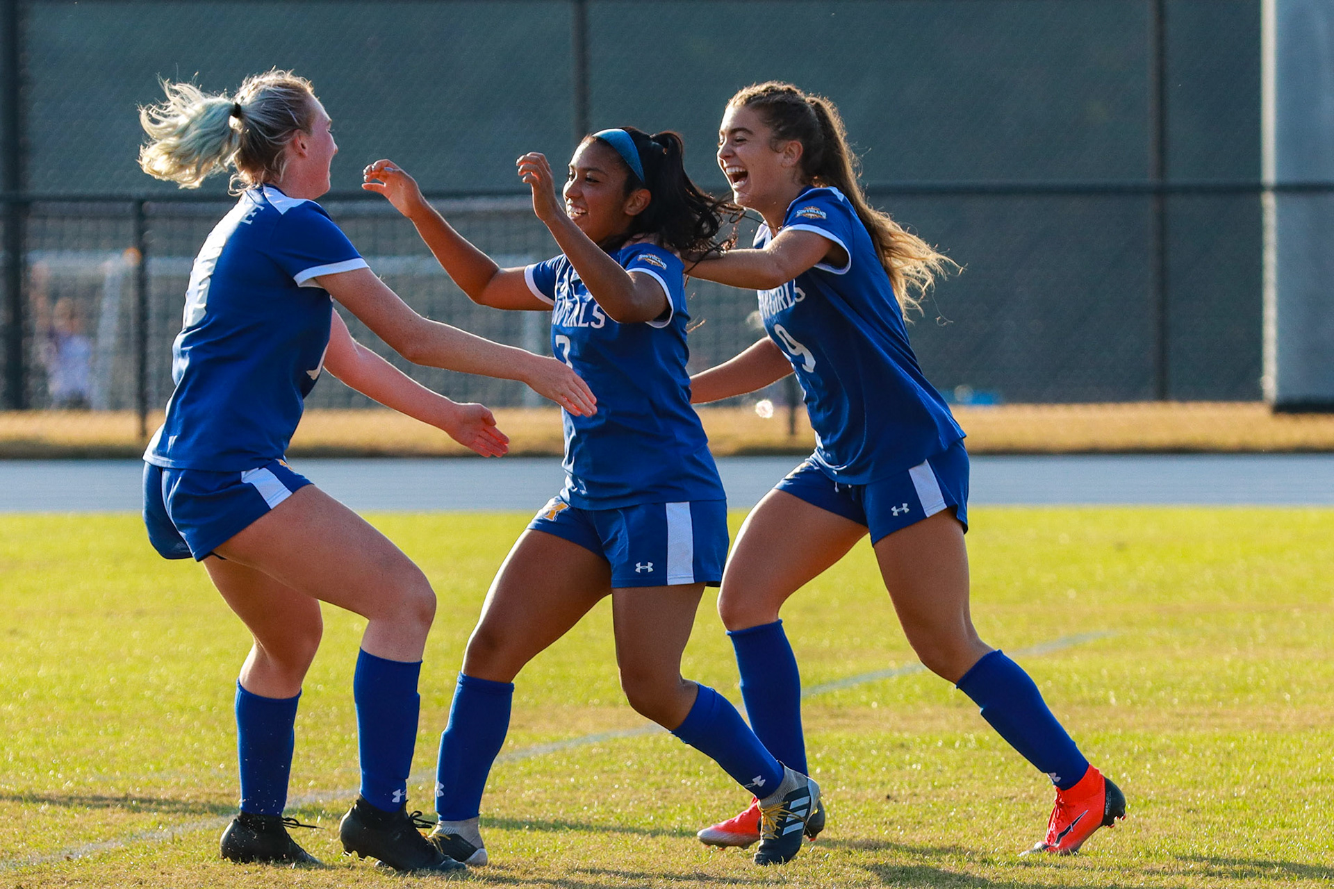 13 - Rachel Young, 7 - Mariah Ruelas, 9 - Brianna Mascia