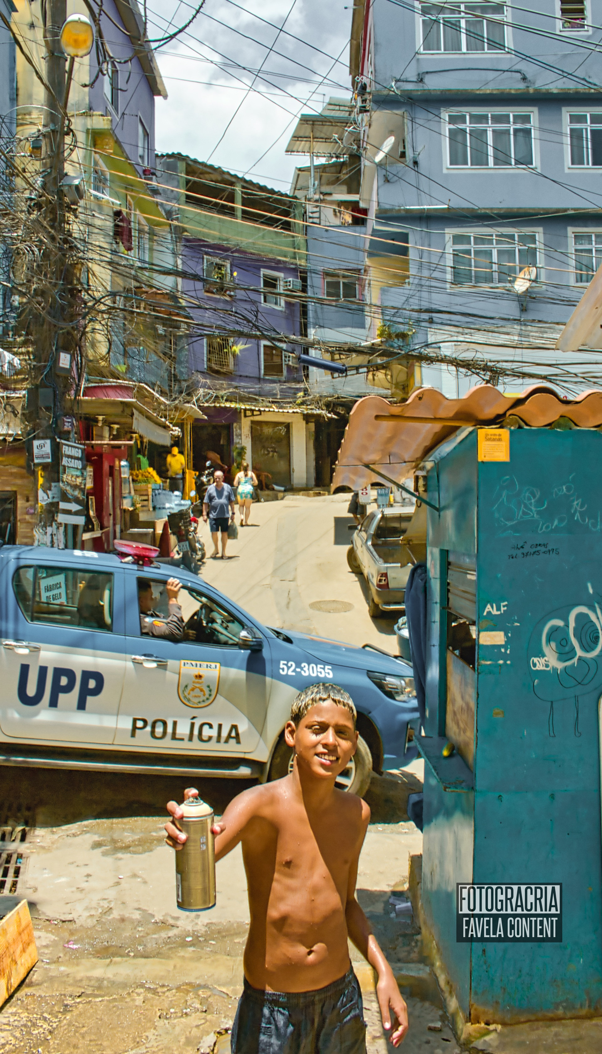 Breninho, o terror da Rua 4 - Rocinha. Uma das obras mais importantes e conhecidas do trabalho de Fotogracria